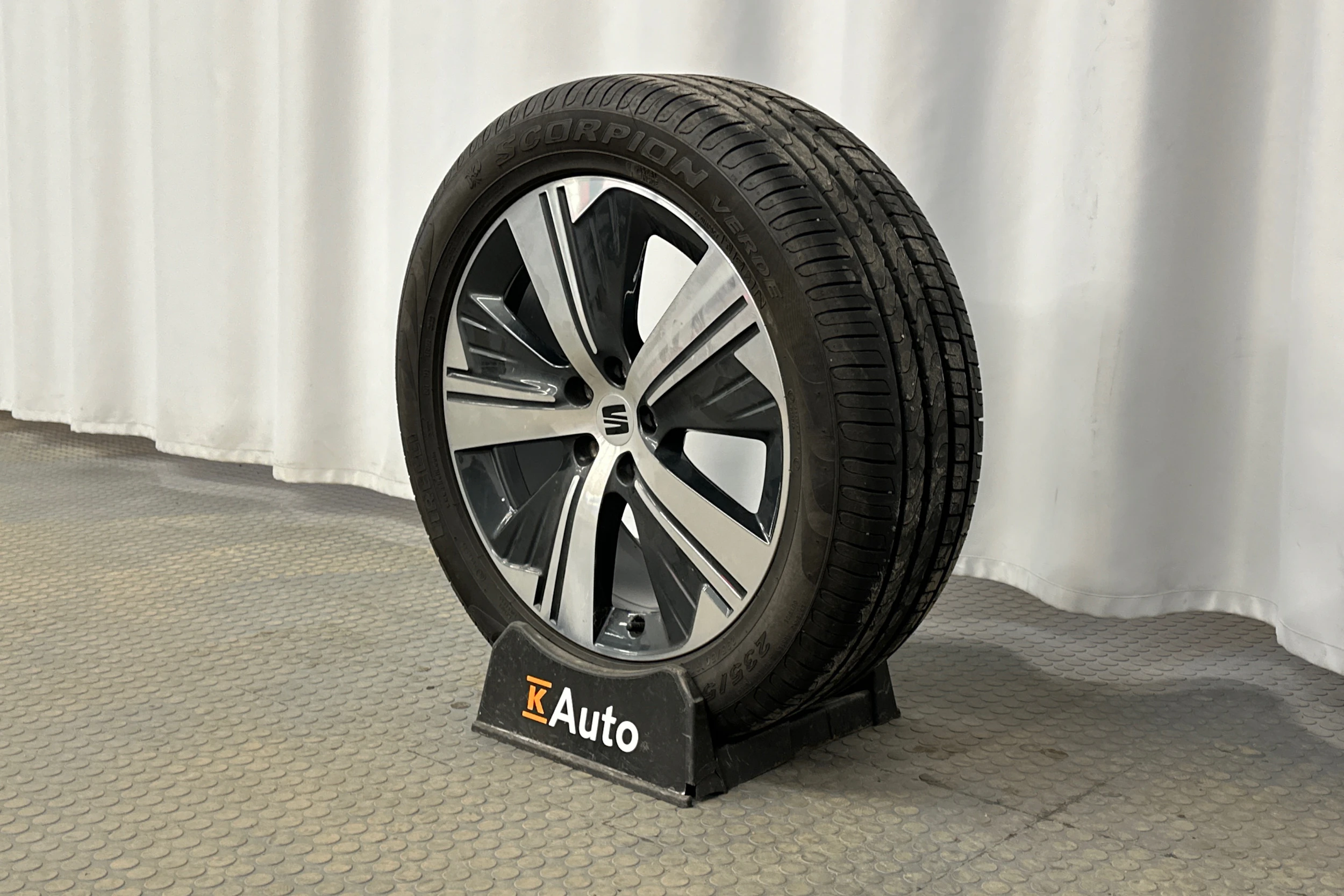 musta SEAT Tarraco 2025 kuva 10.