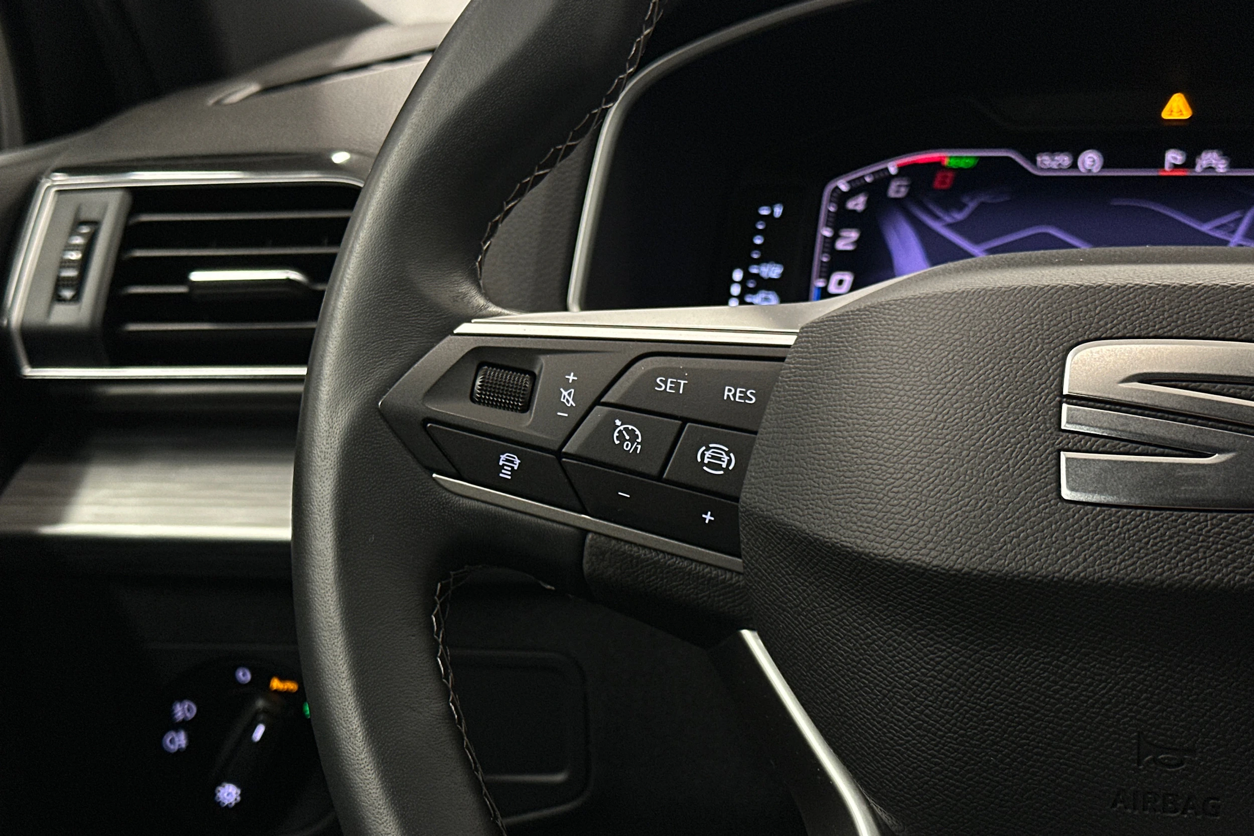 musta SEAT Tarraco 2025 kuva 17.