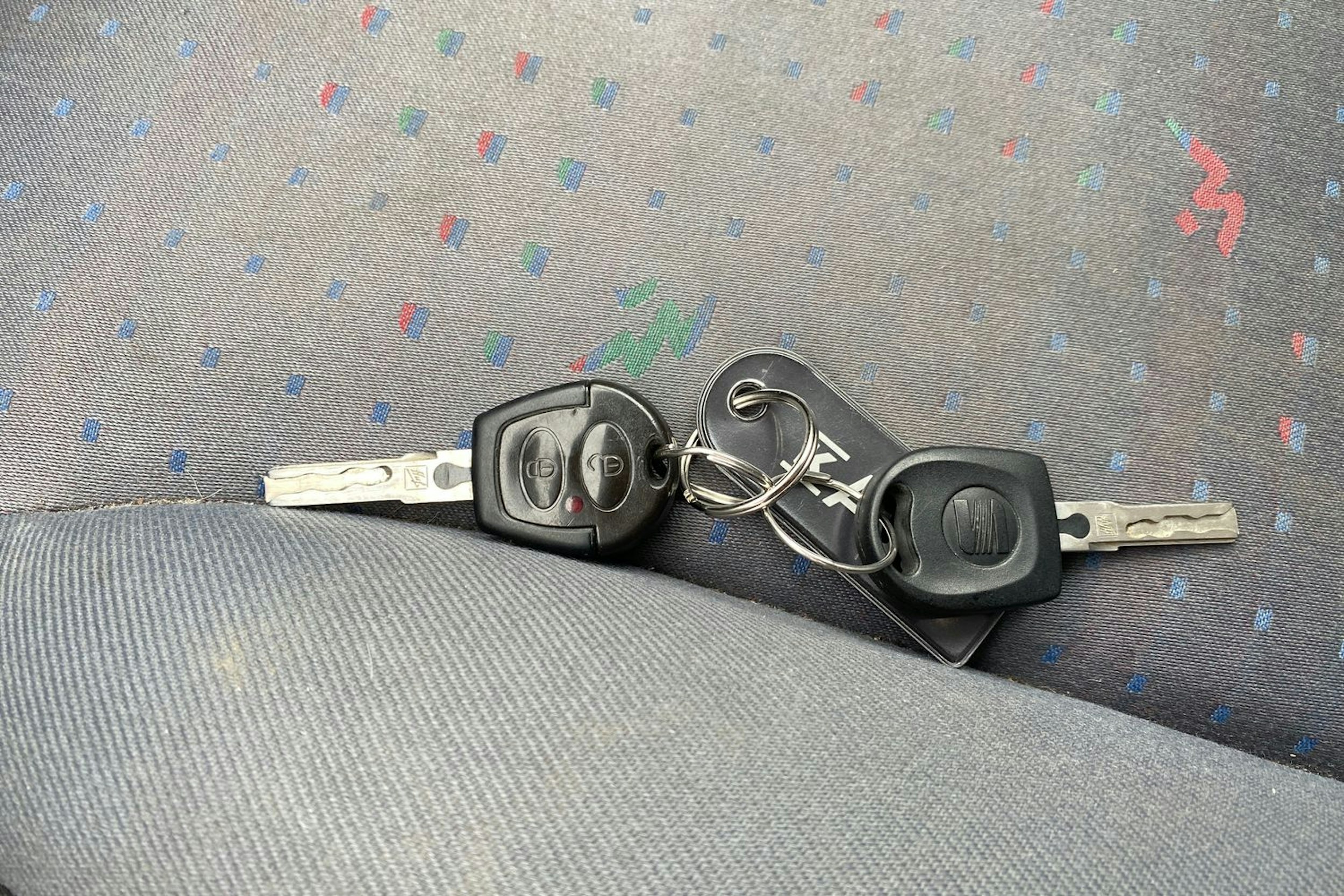 Punainen SEAT TOLEDO 1999 kuva 18.