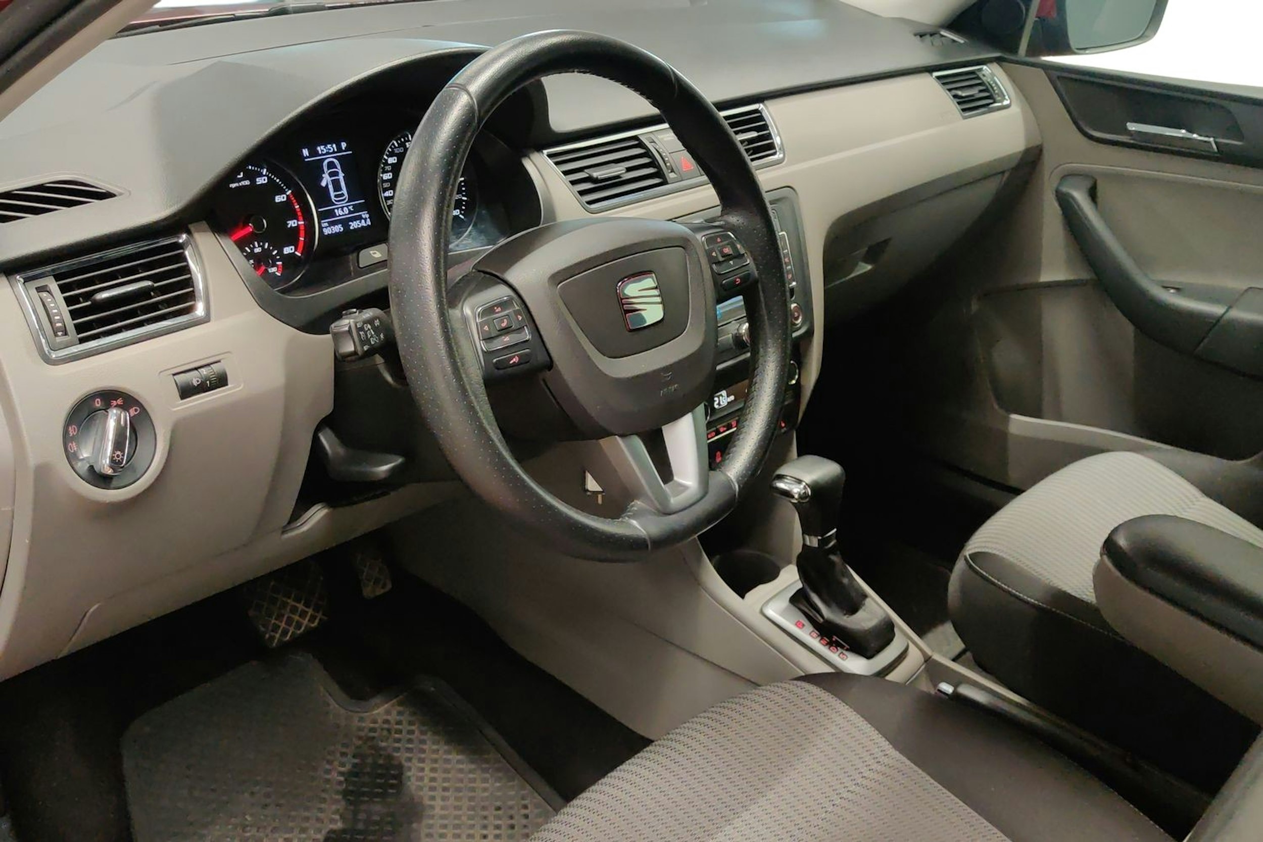 Punainen SEAT TOLEDO 2014 kuva 7.