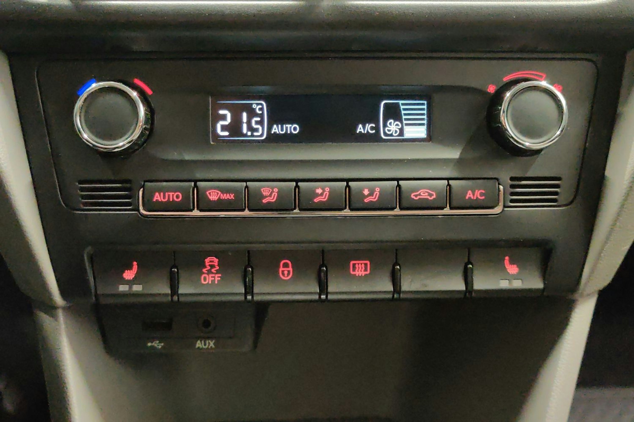 Punainen SEAT TOLEDO 2014 kuva 21.