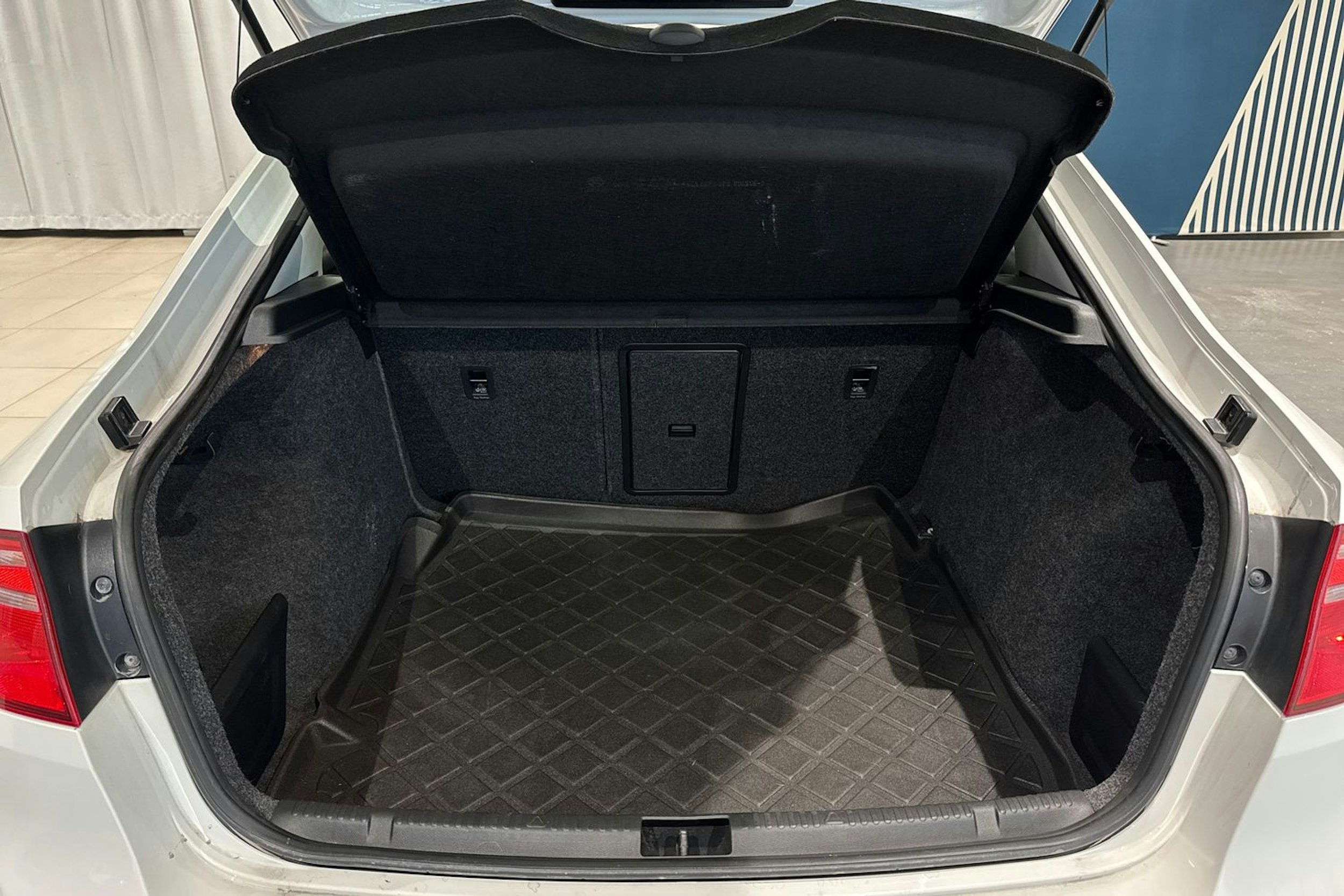 valkoinen SEAT Toledo 2015 kuva 15.