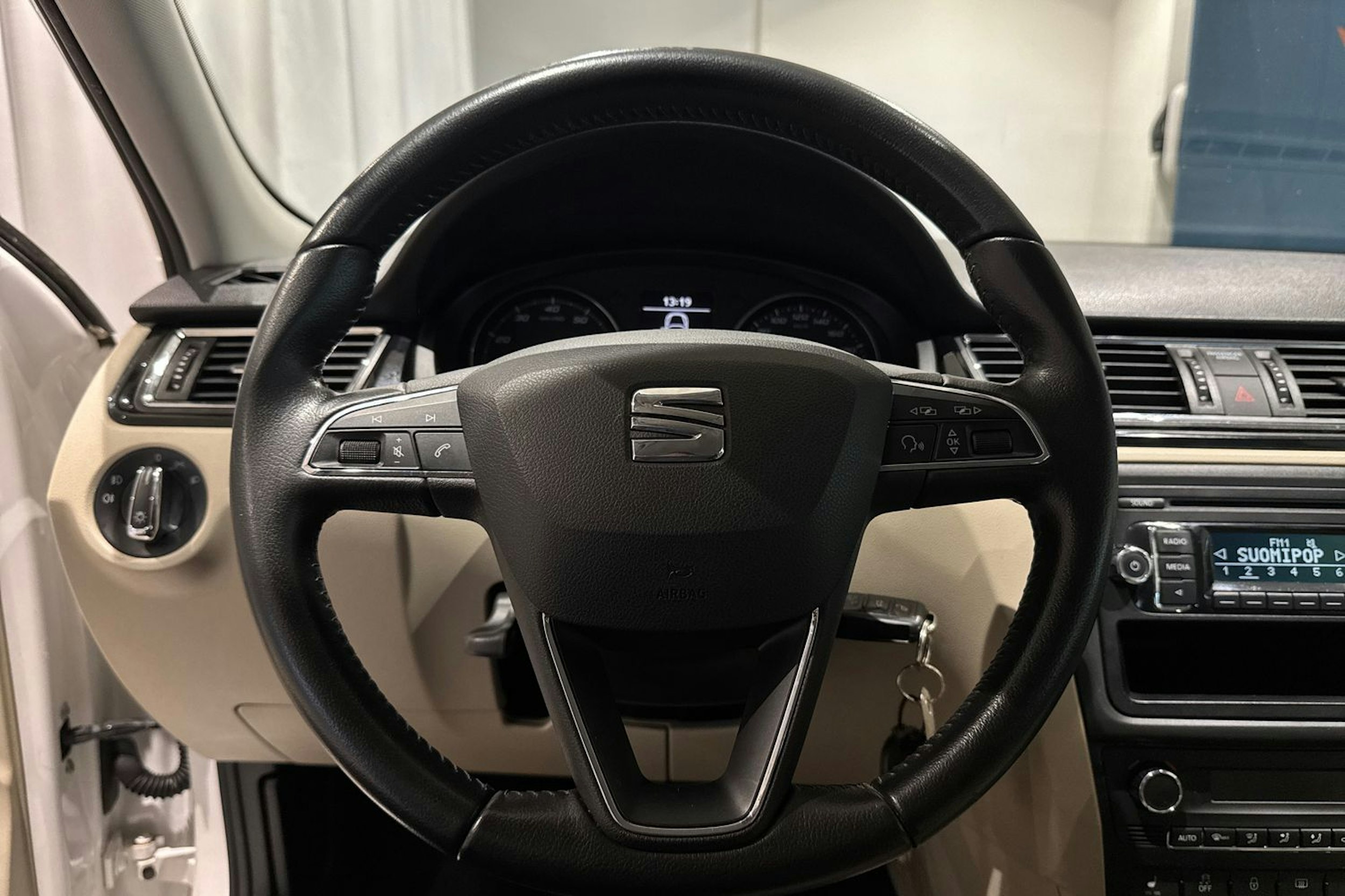 valkoinen SEAT Toledo 2015 kuva 17.