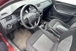 punainen SEAT Toledo 2015 kuva 3.