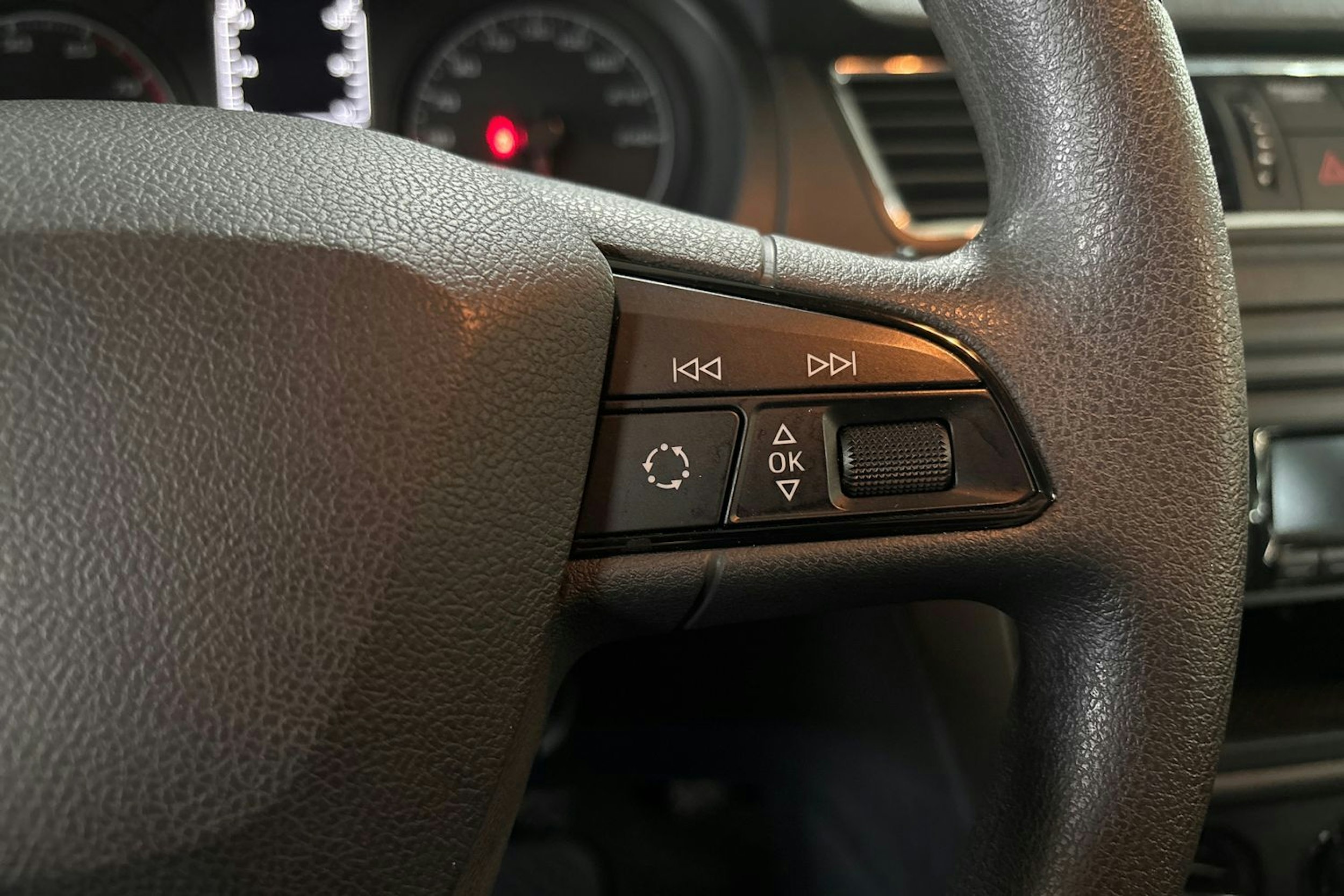 punainen SEAT Toledo 2015 kuva 16.