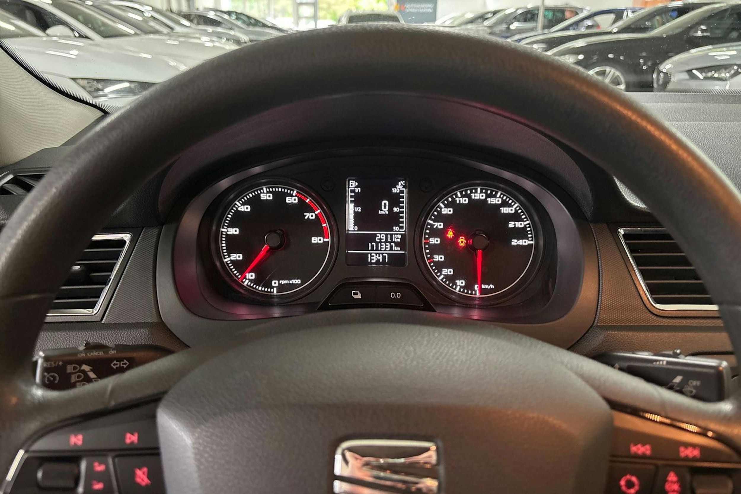 punainen SEAT Toledo 2015 kuva 17.