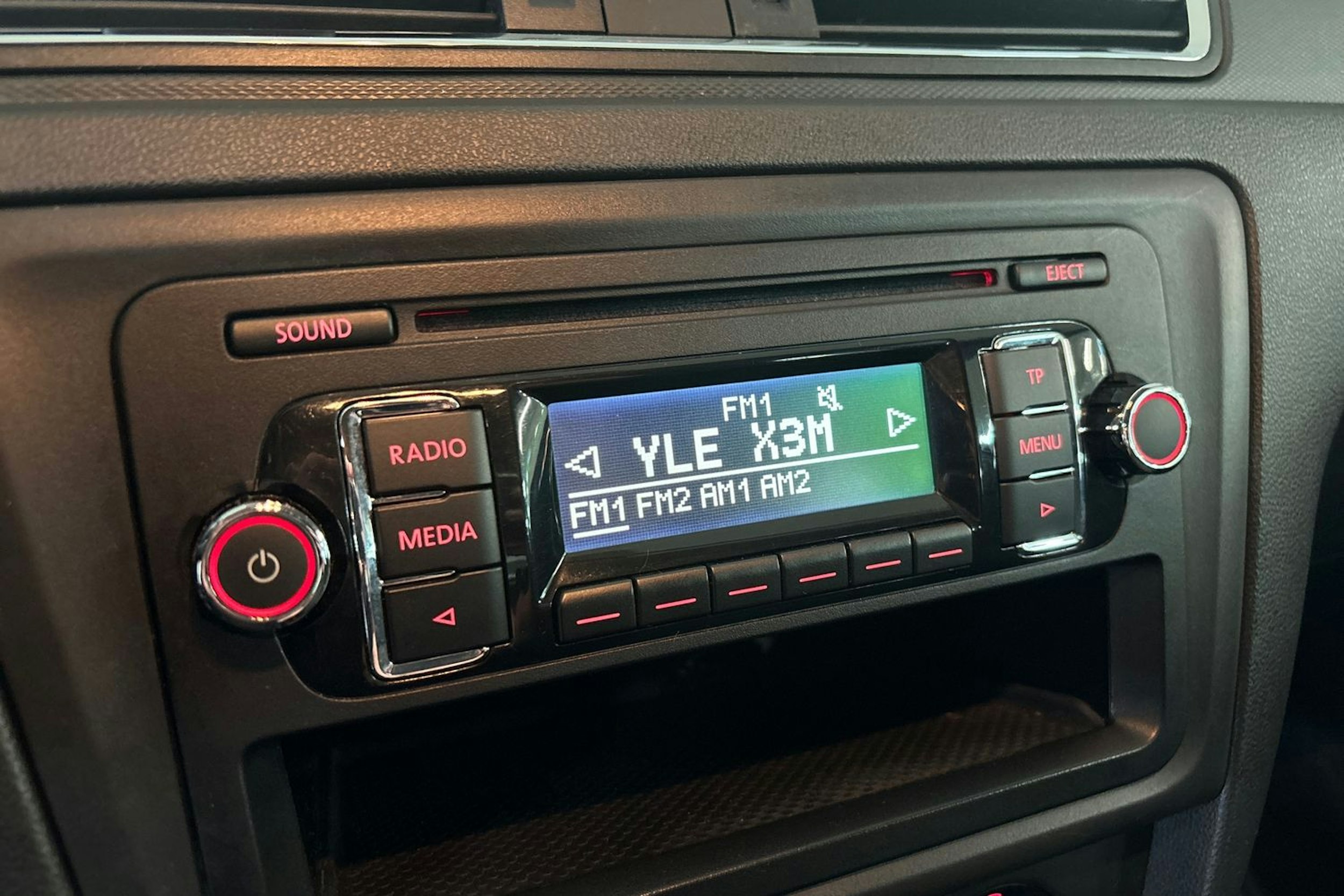 punainen SEAT Toledo 2015 kuva 18.