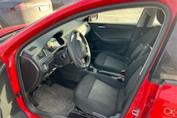 punainen SEAT Toledo 2015 kuva 3.