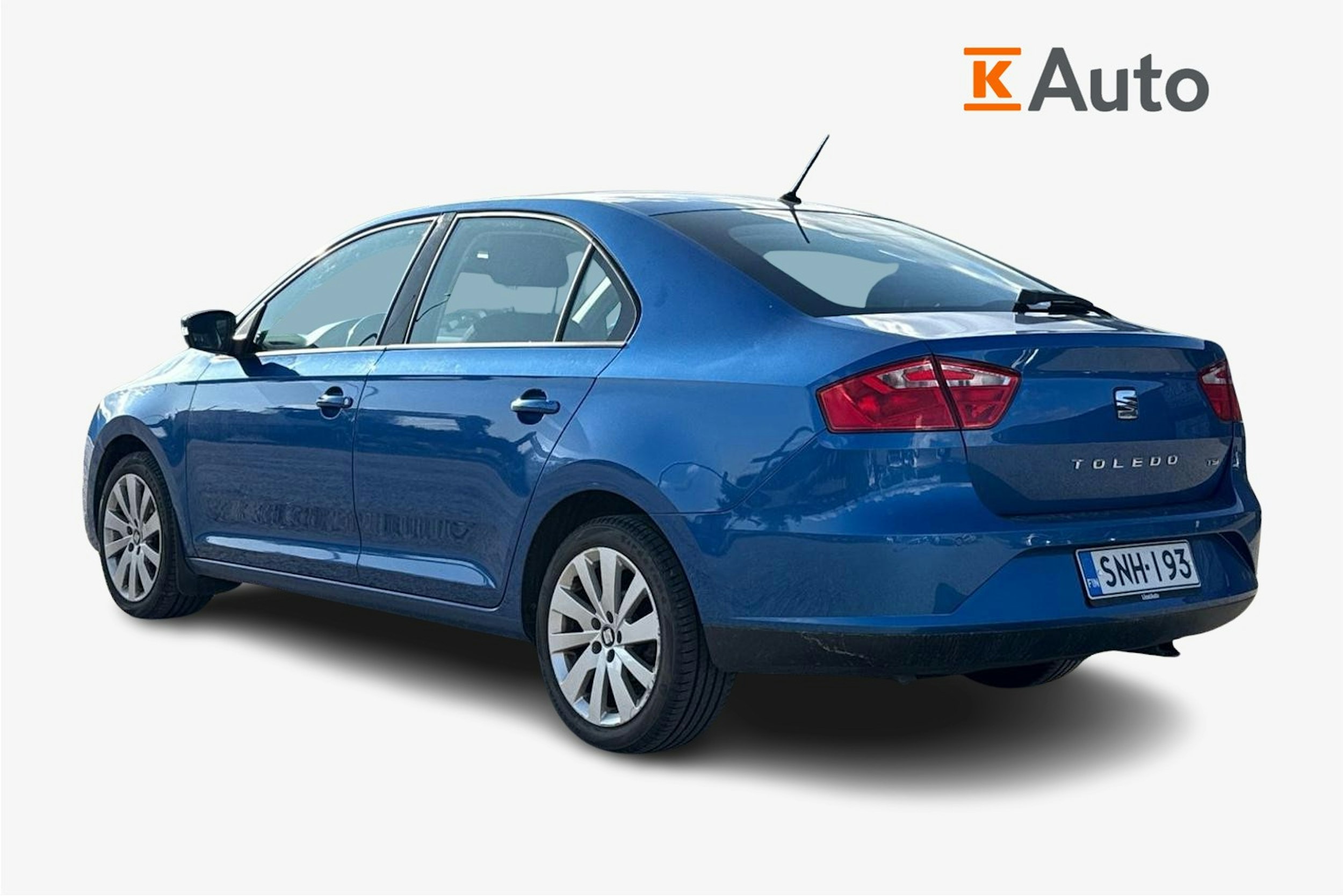 sininen SEAT Toledo 2015 kuva 2.