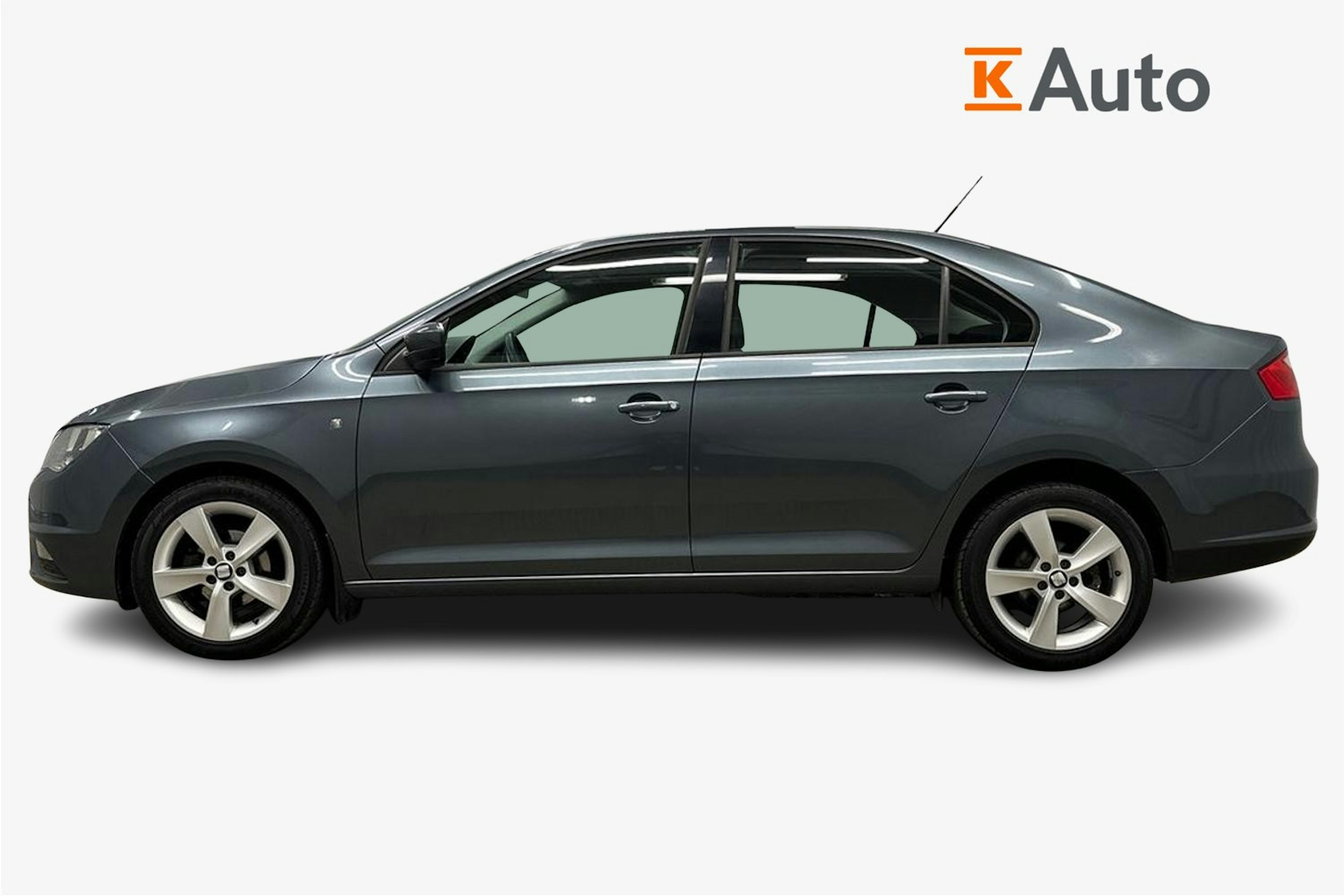 harmaa SEAT Toledo 2015 kuva 6.