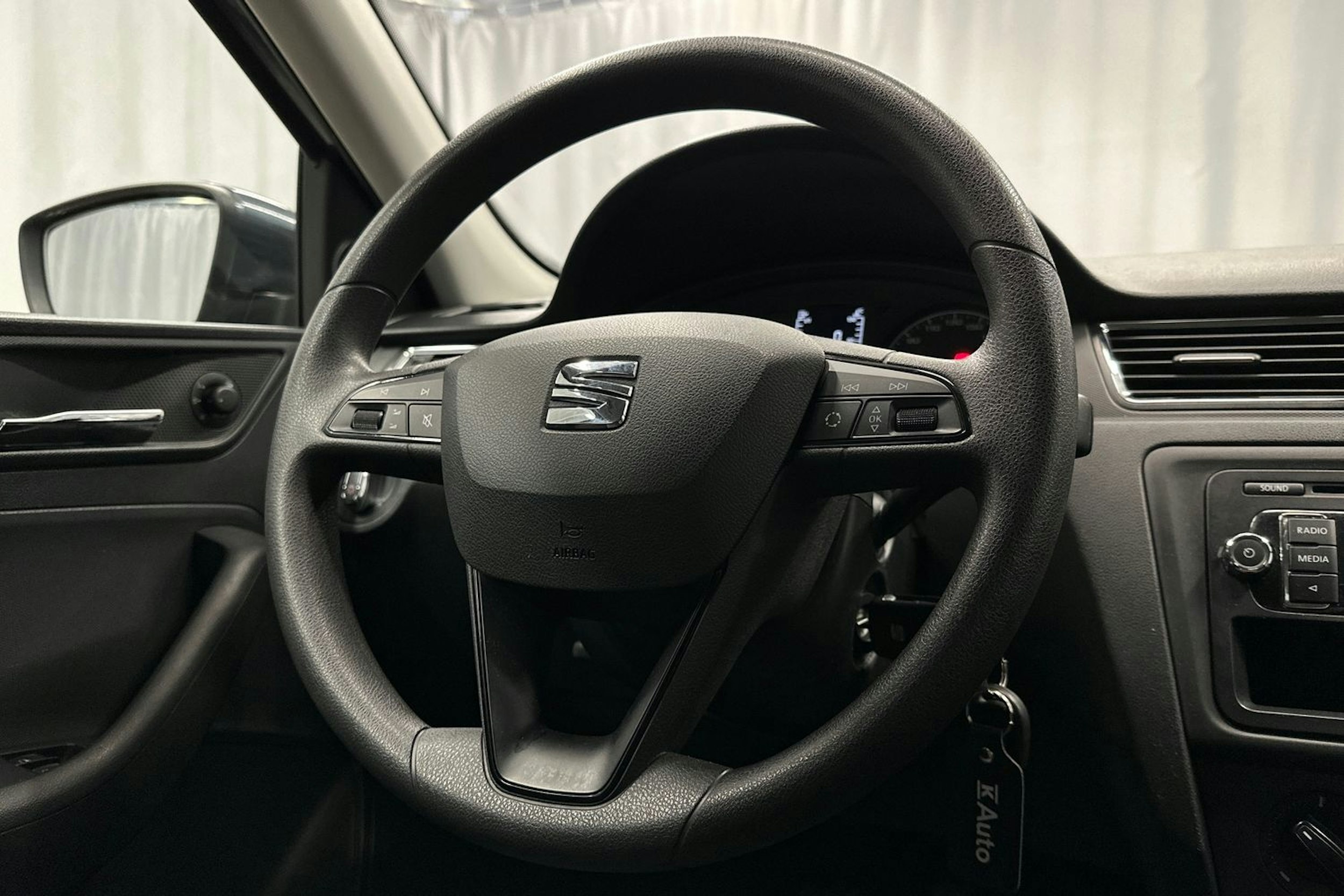 harmaa SEAT Toledo 2015 kuva 15.