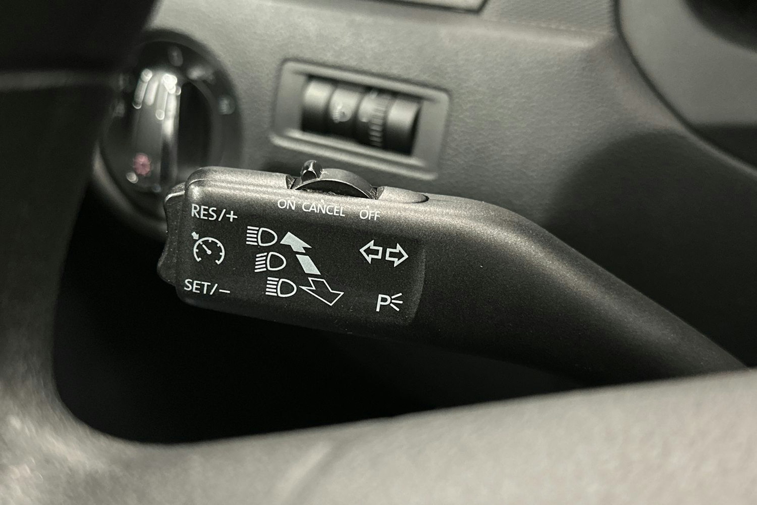 harmaa SEAT Toledo 2015 kuva 17.