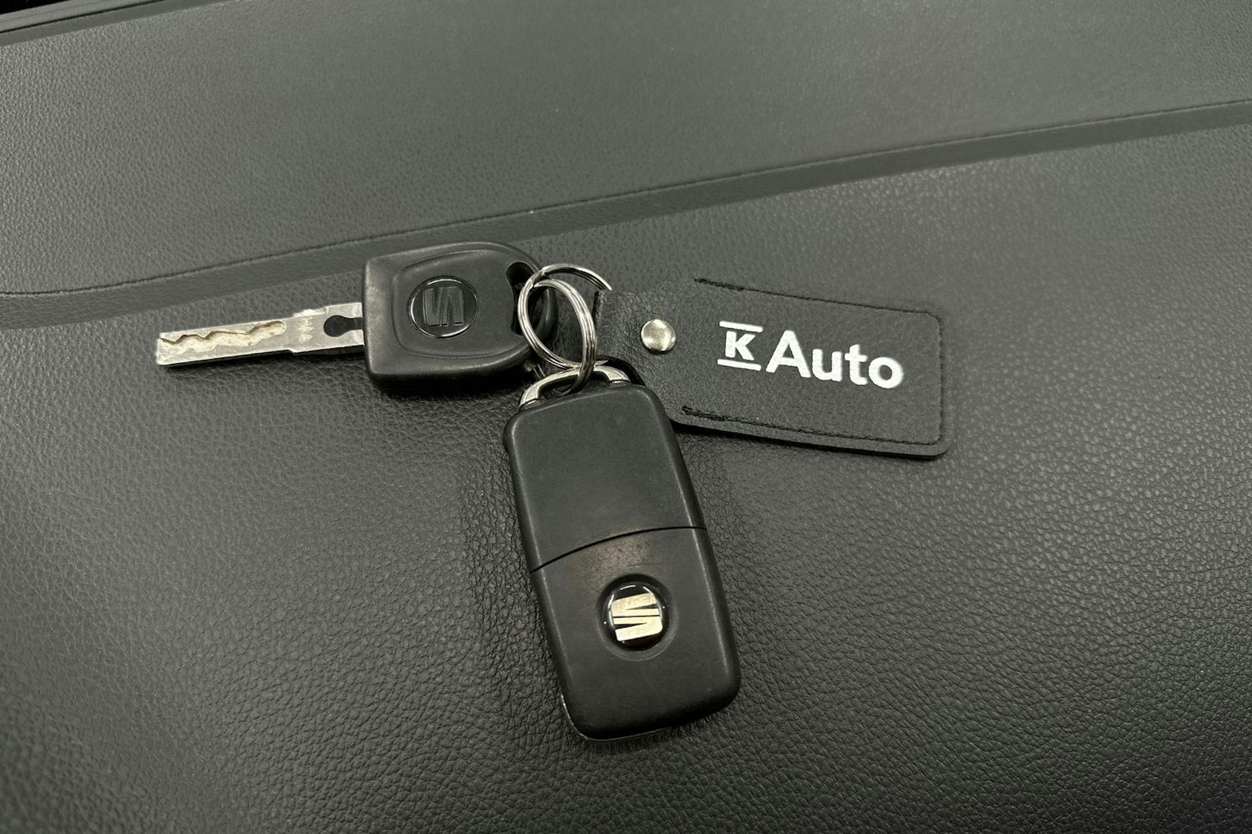 harmaa SEAT Toledo 2015 kuva 22.