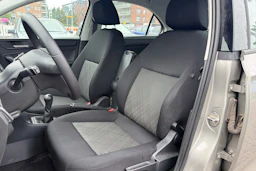 ruskea (beige) SEAT Toledo 2017 kuva 4.