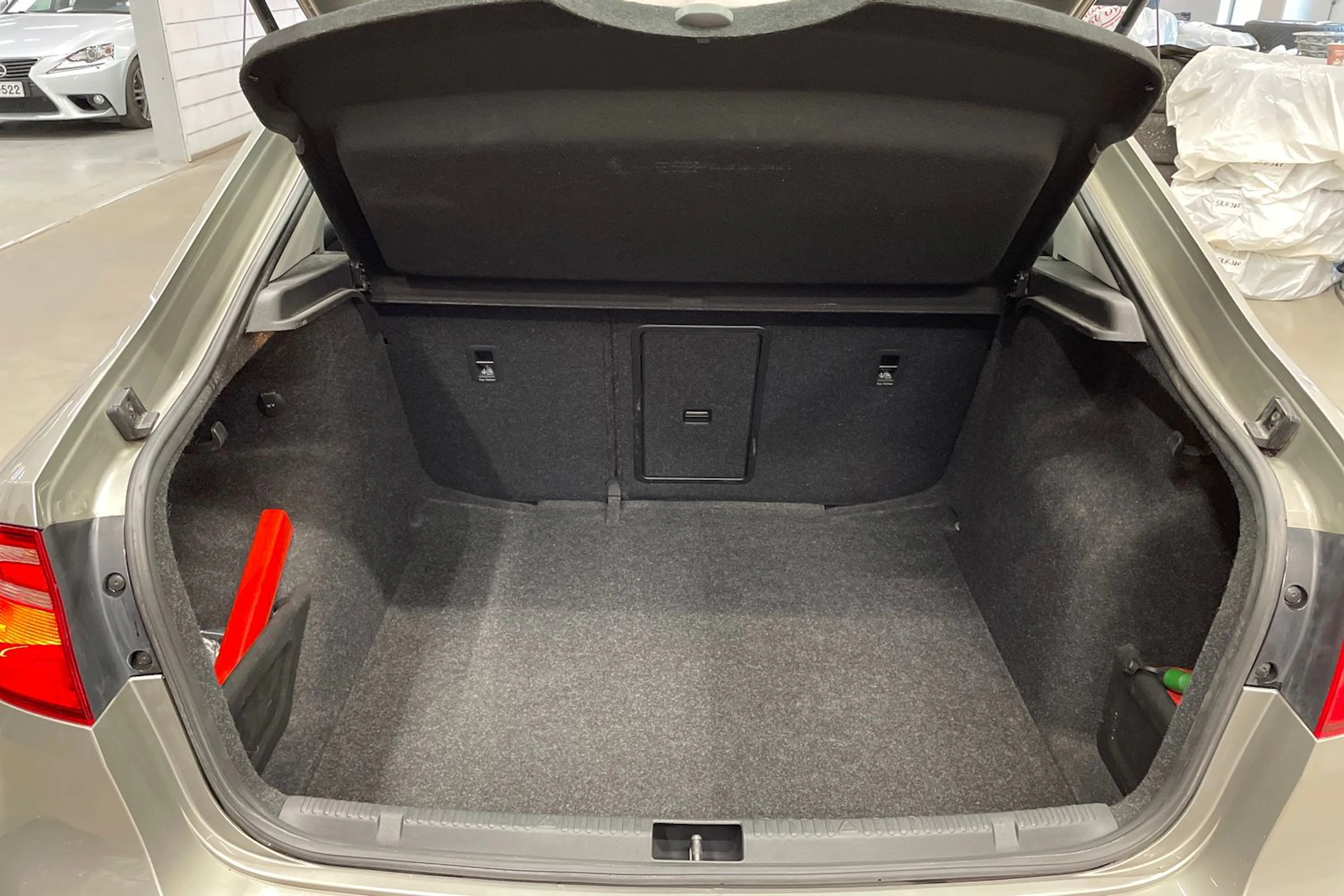 ruskea (beige) SEAT Toledo 2017 kuva 11.