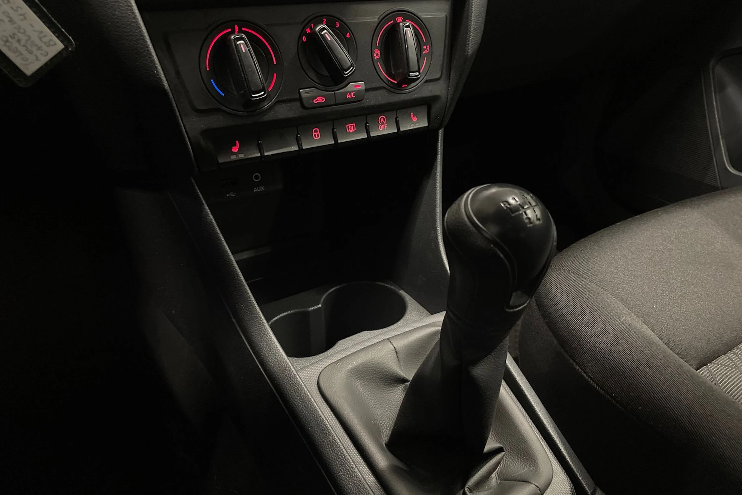 ruskea (beige) SEAT Toledo 2017 kuva 14.