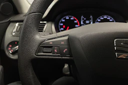 ruskea (beige) SEAT Toledo 2017 kuva 16.