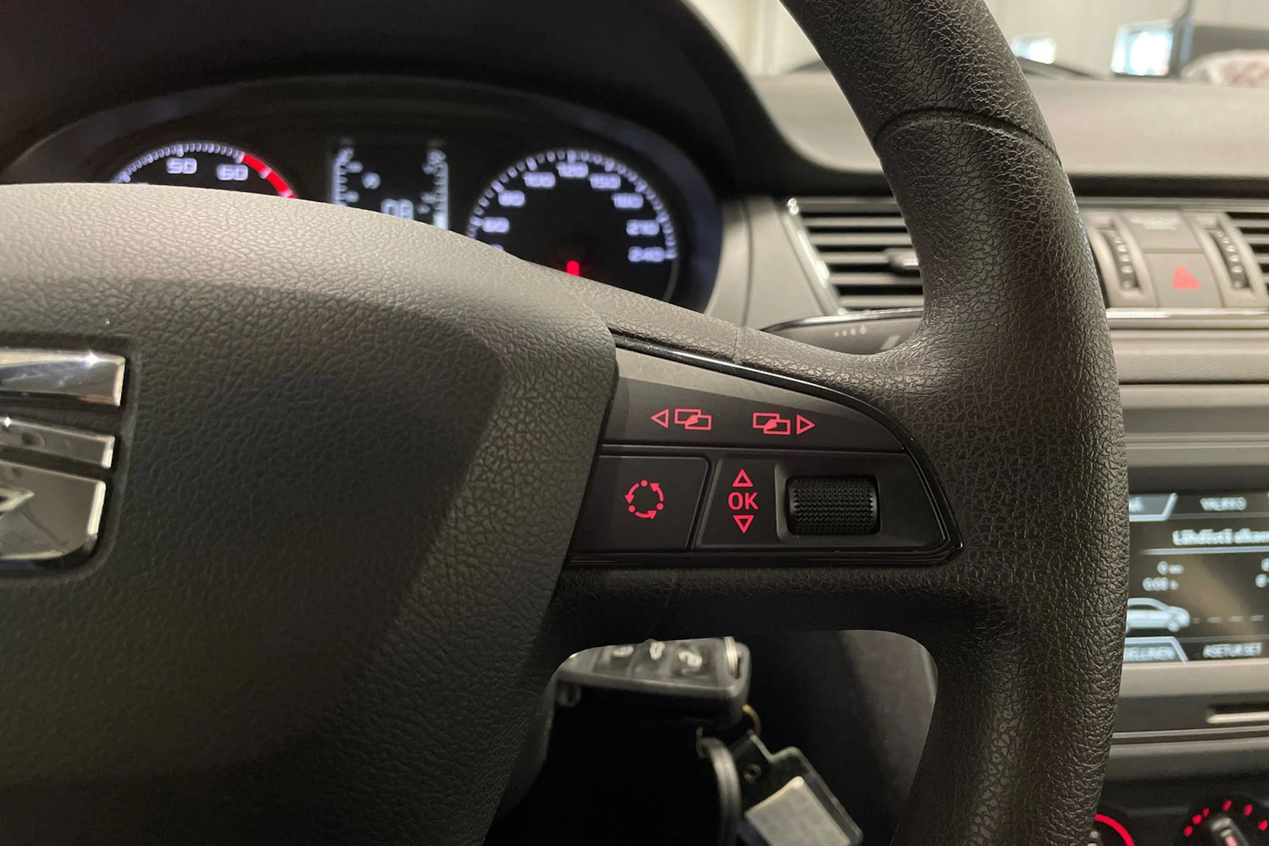 ruskea (beige) SEAT Toledo 2017 kuva 17.