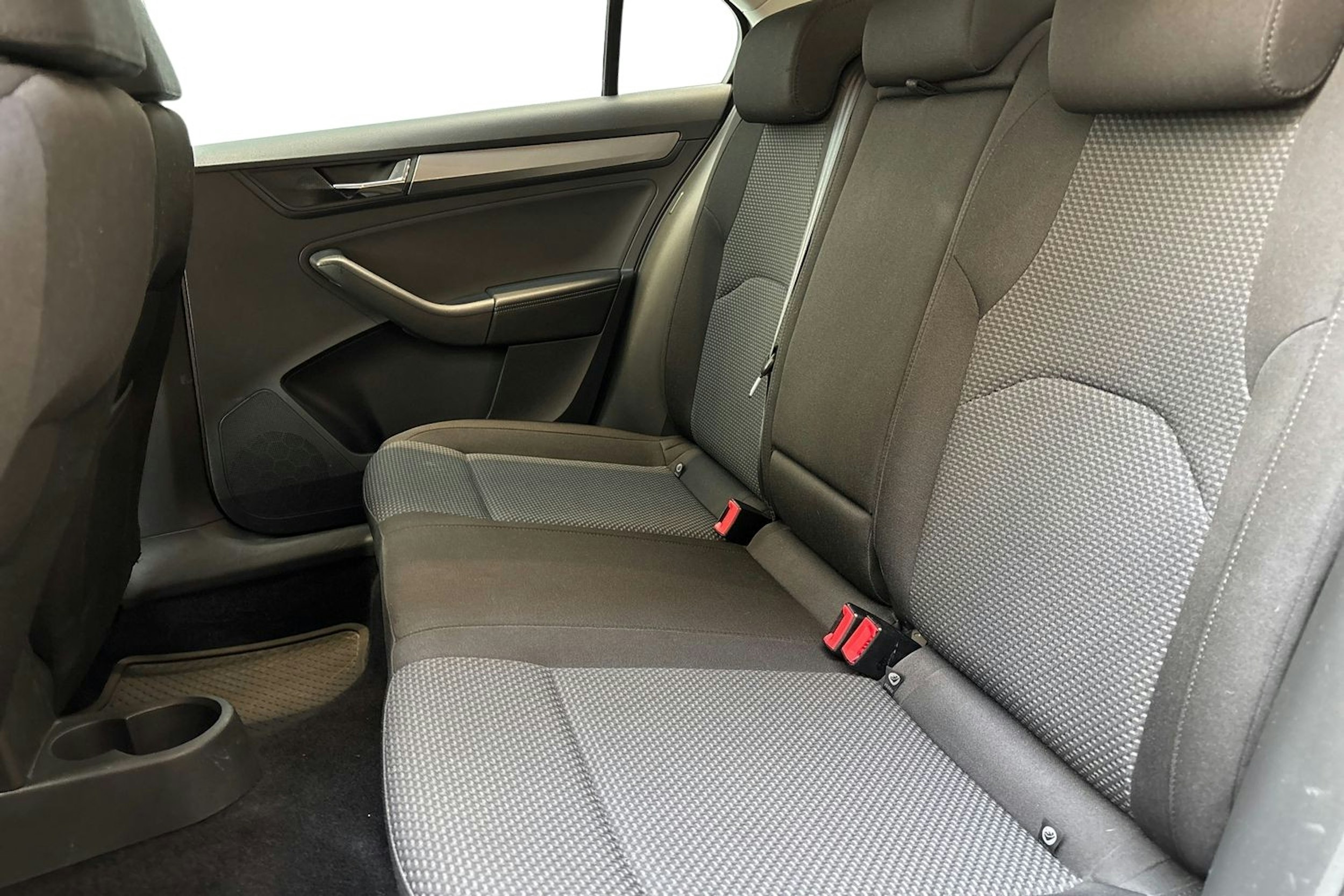 ruskea (beige) SEAT Toledo 2017 kuva 10.