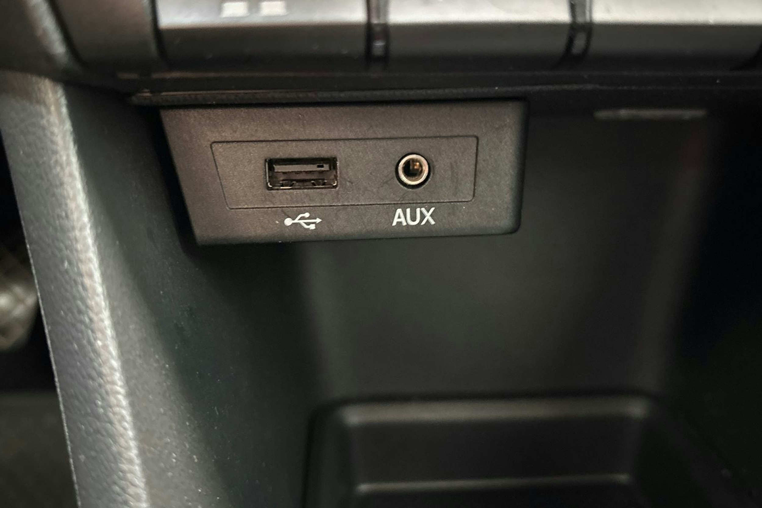 ruskea (beige) SEAT Toledo 2017 kuva 27.