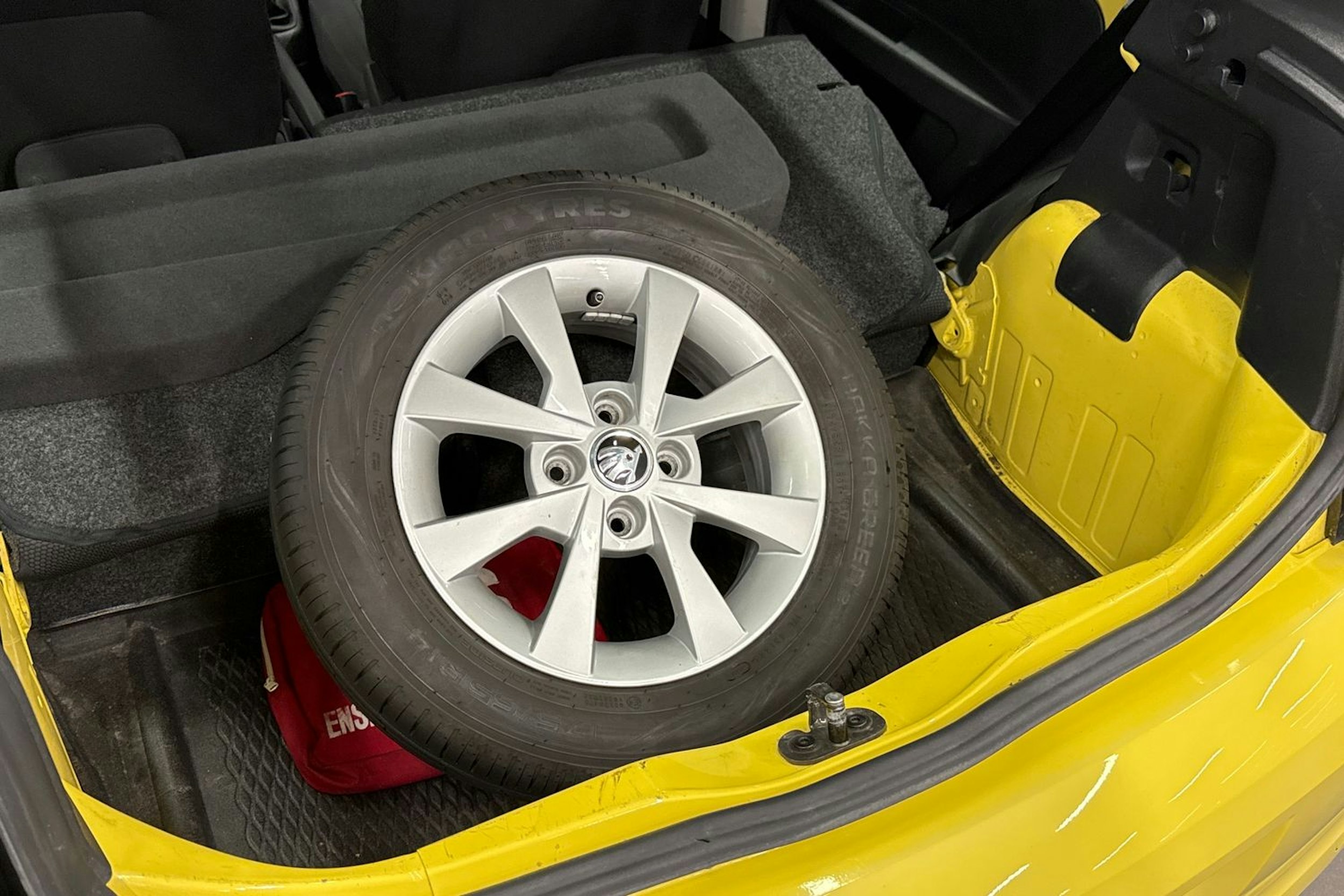 Keltainen Skoda CITIGO 2014 kuva 13.