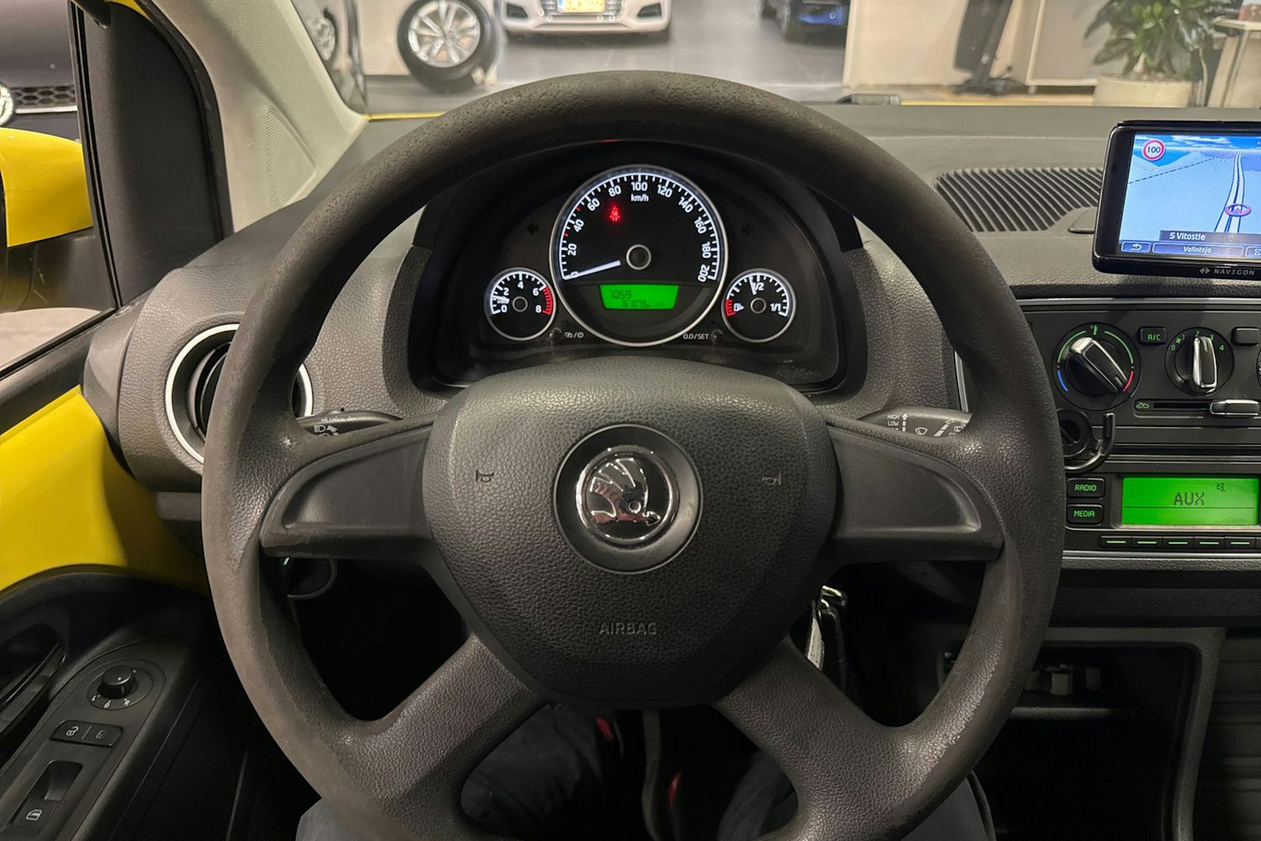 Keltainen Skoda CITIGO 2014 kuva 15.