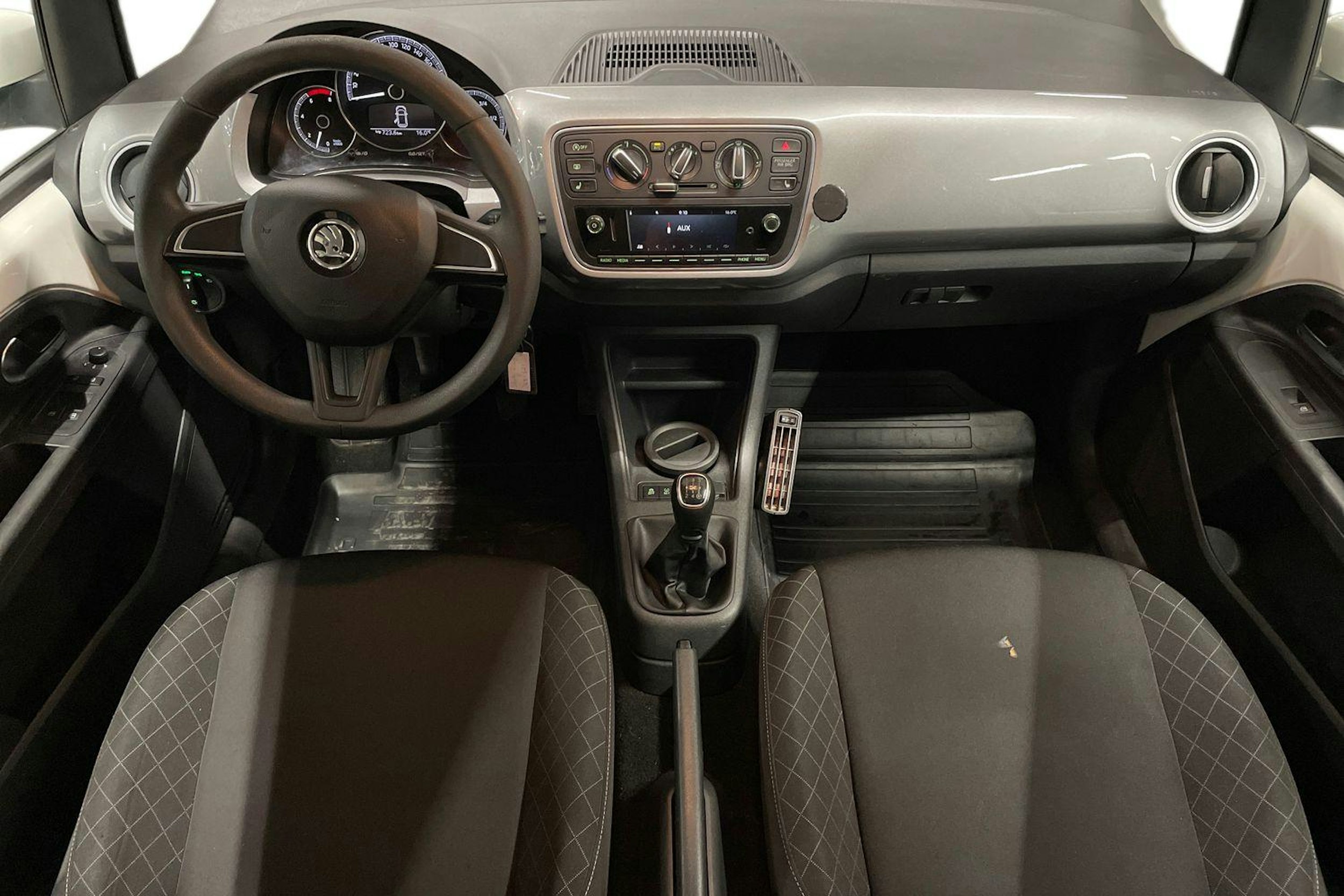 valkoinen Skoda Citigo 2017 kuva 7.