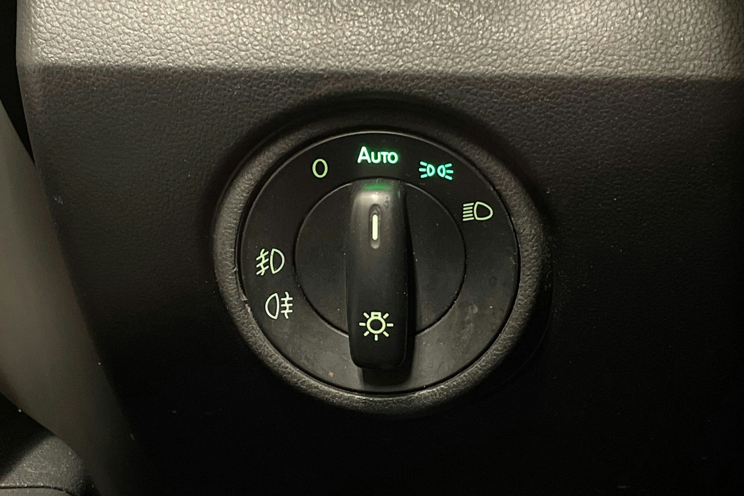 valkoinen Skoda Citigo 2017 kuva 18.