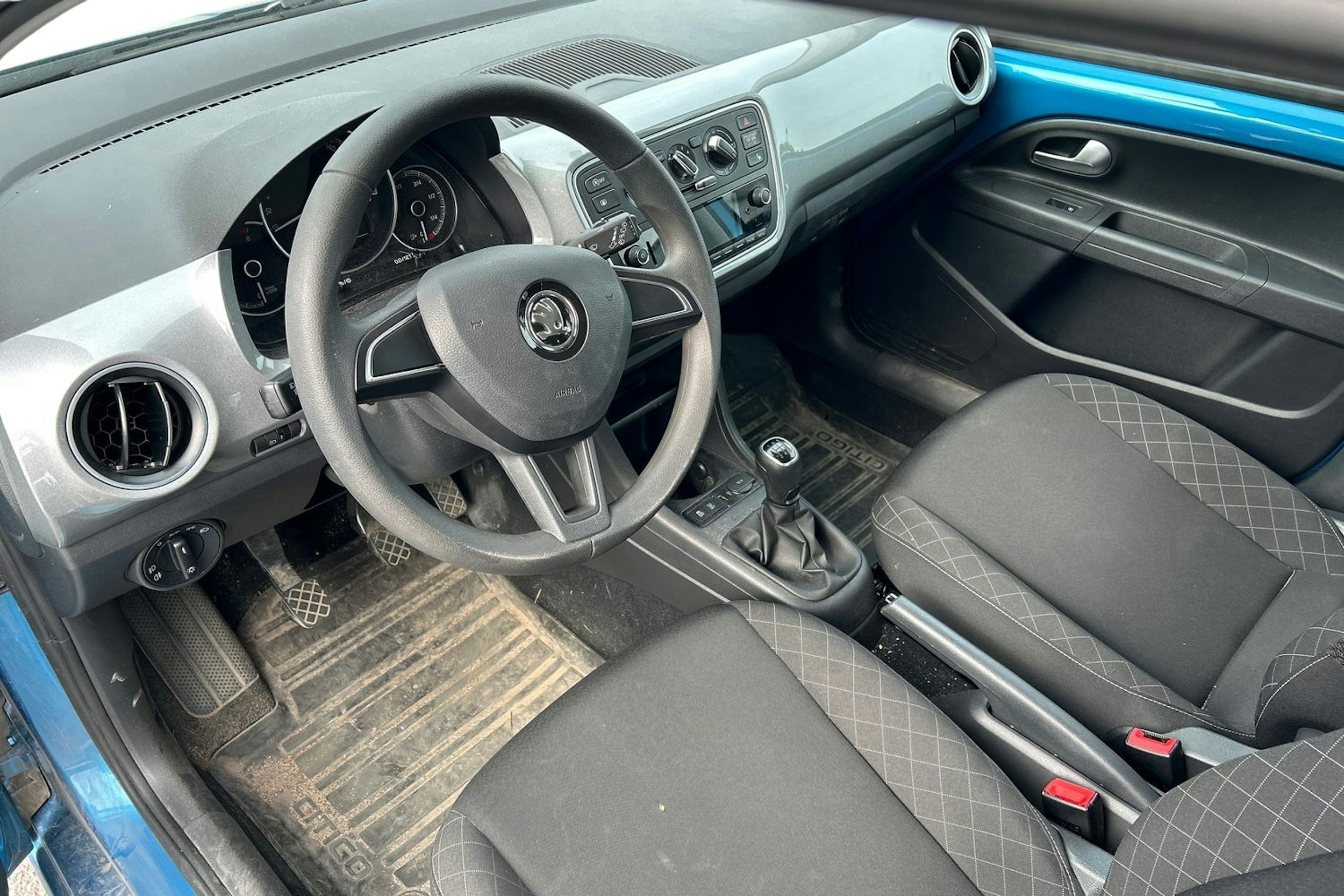 sininen Skoda Citigo 2018 kuva 3.