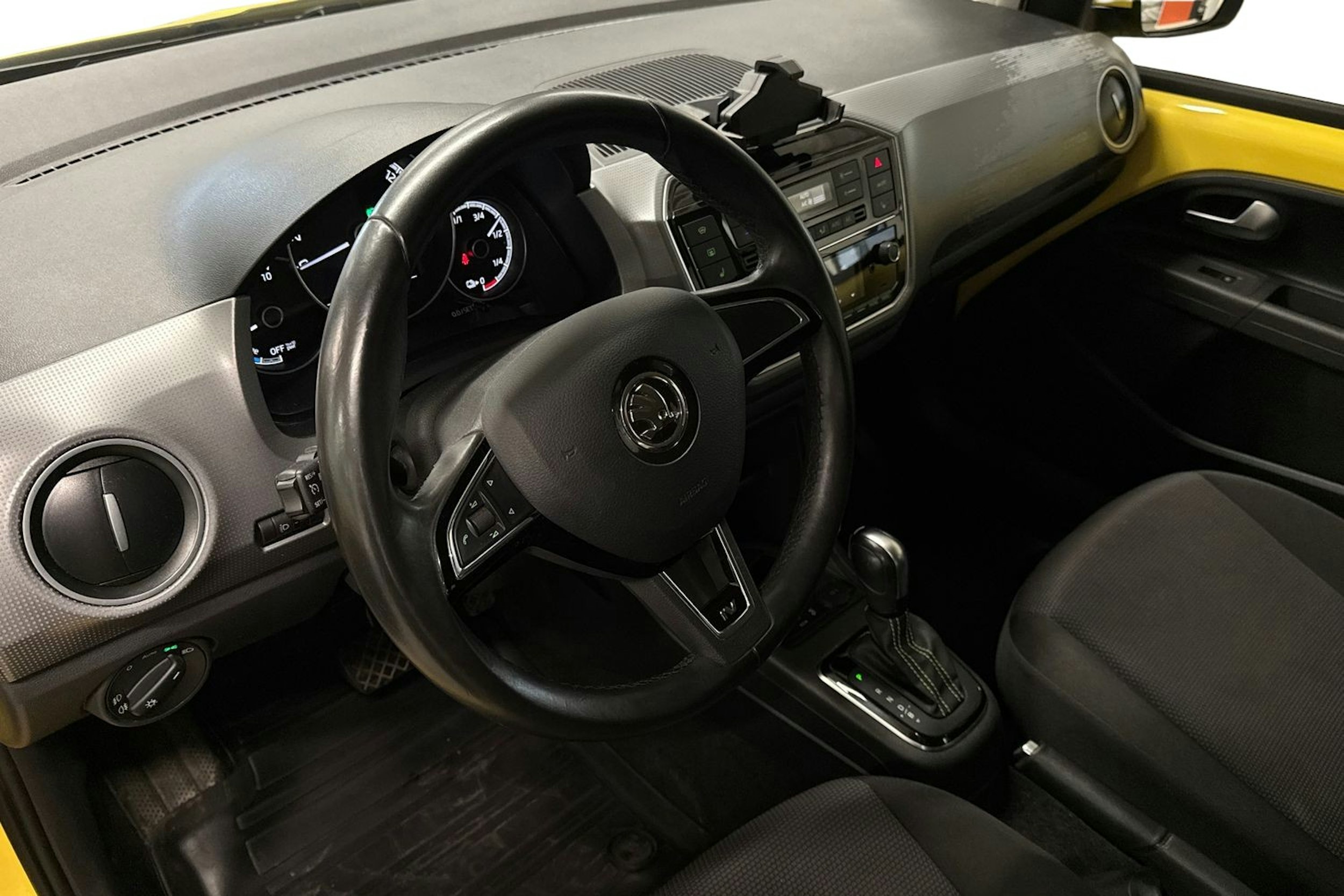 keltainen Skoda Citigo 2020 kuva 7.