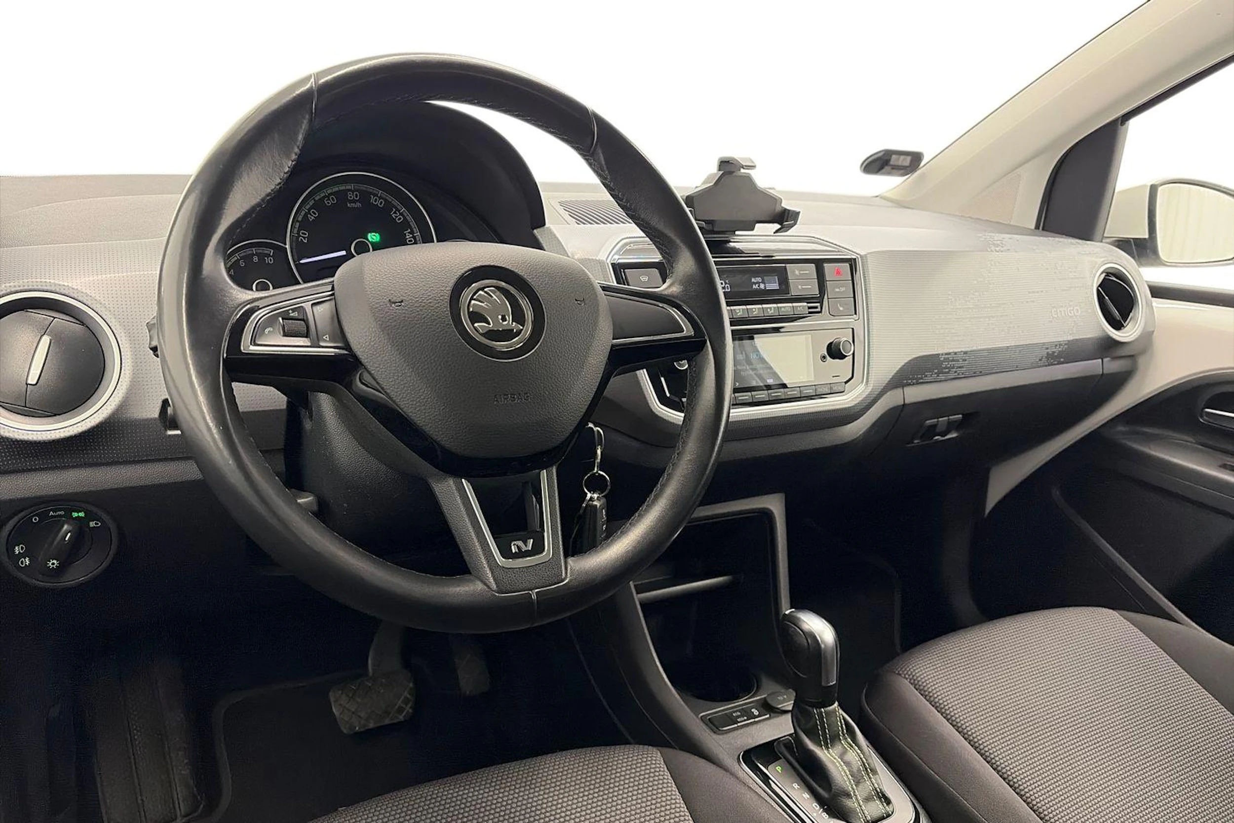 Valkoinen Skoda CITIGO 2021 kuva 6.