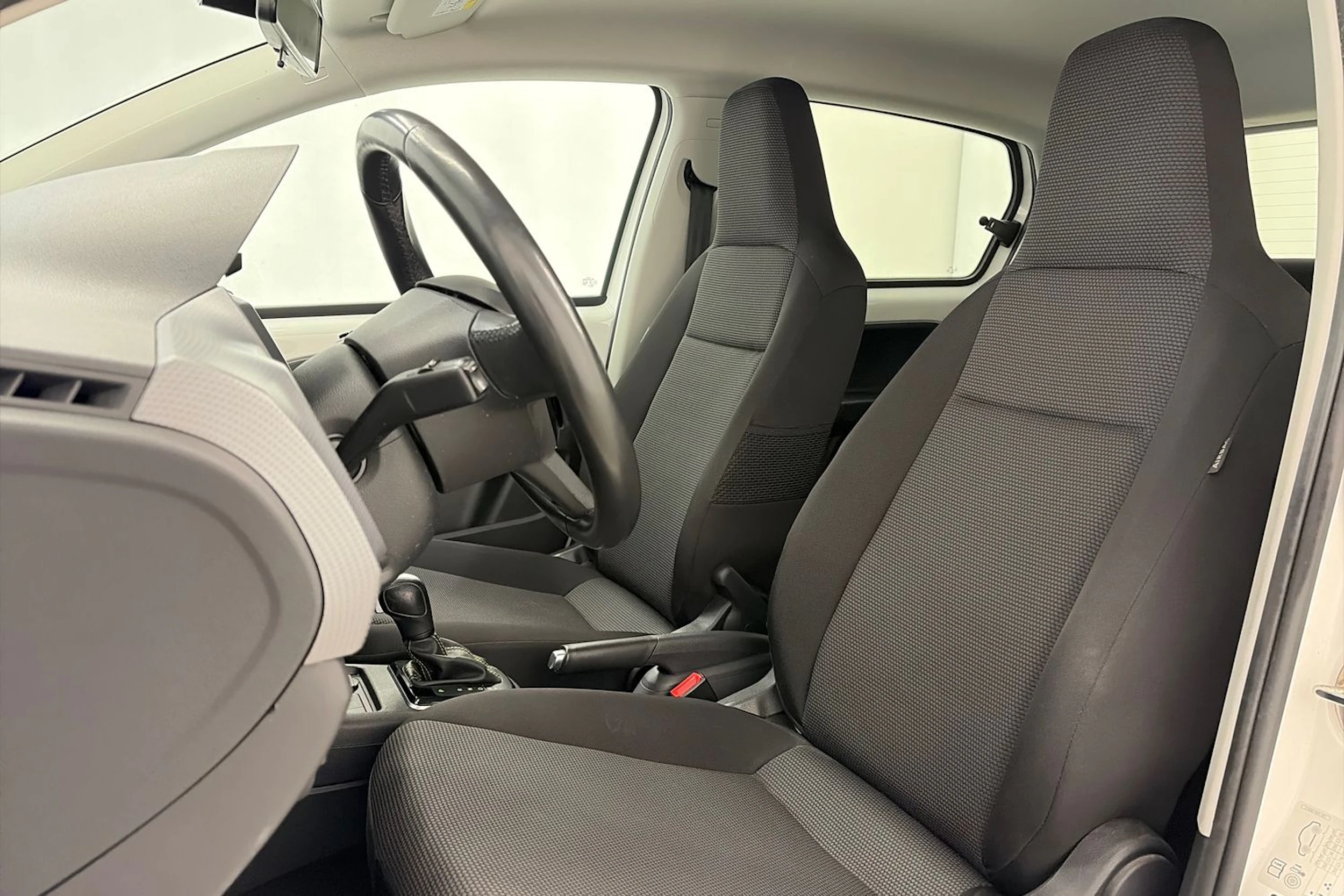 Valkoinen Skoda CITIGO 2021 kuva 11.