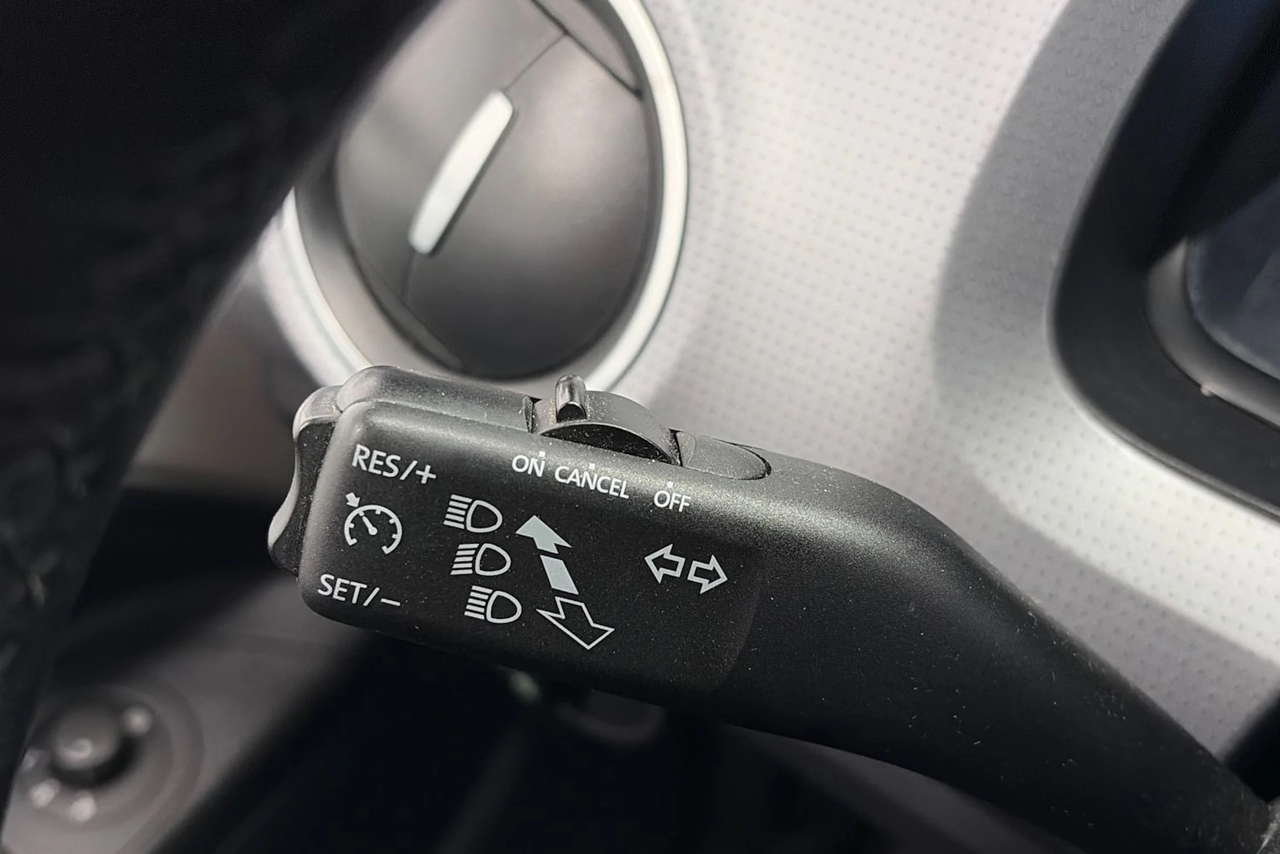 Valkoinen Skoda CITIGO 2021 kuva 14.