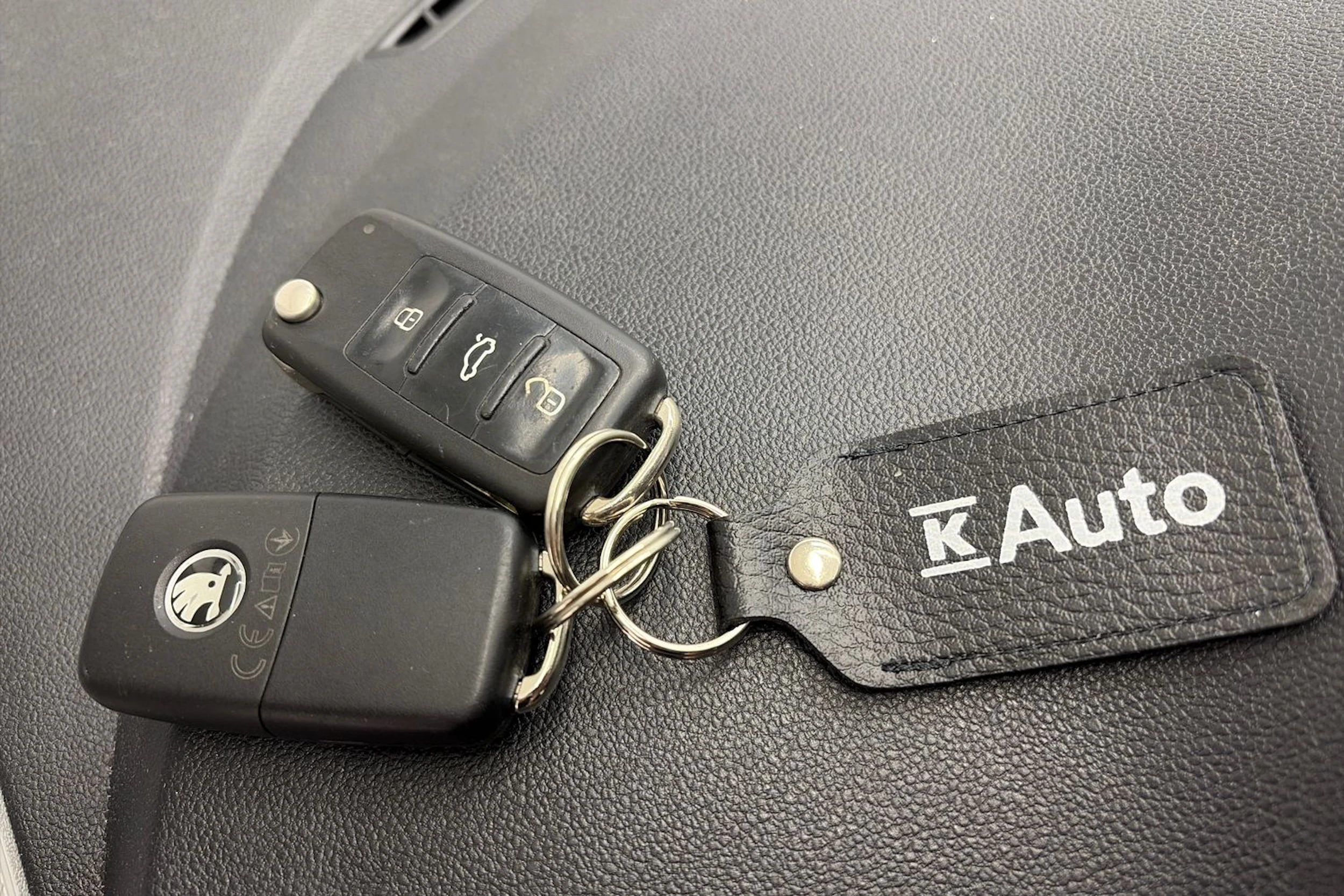 Valkoinen Skoda CITIGO 2021 kuva 20.