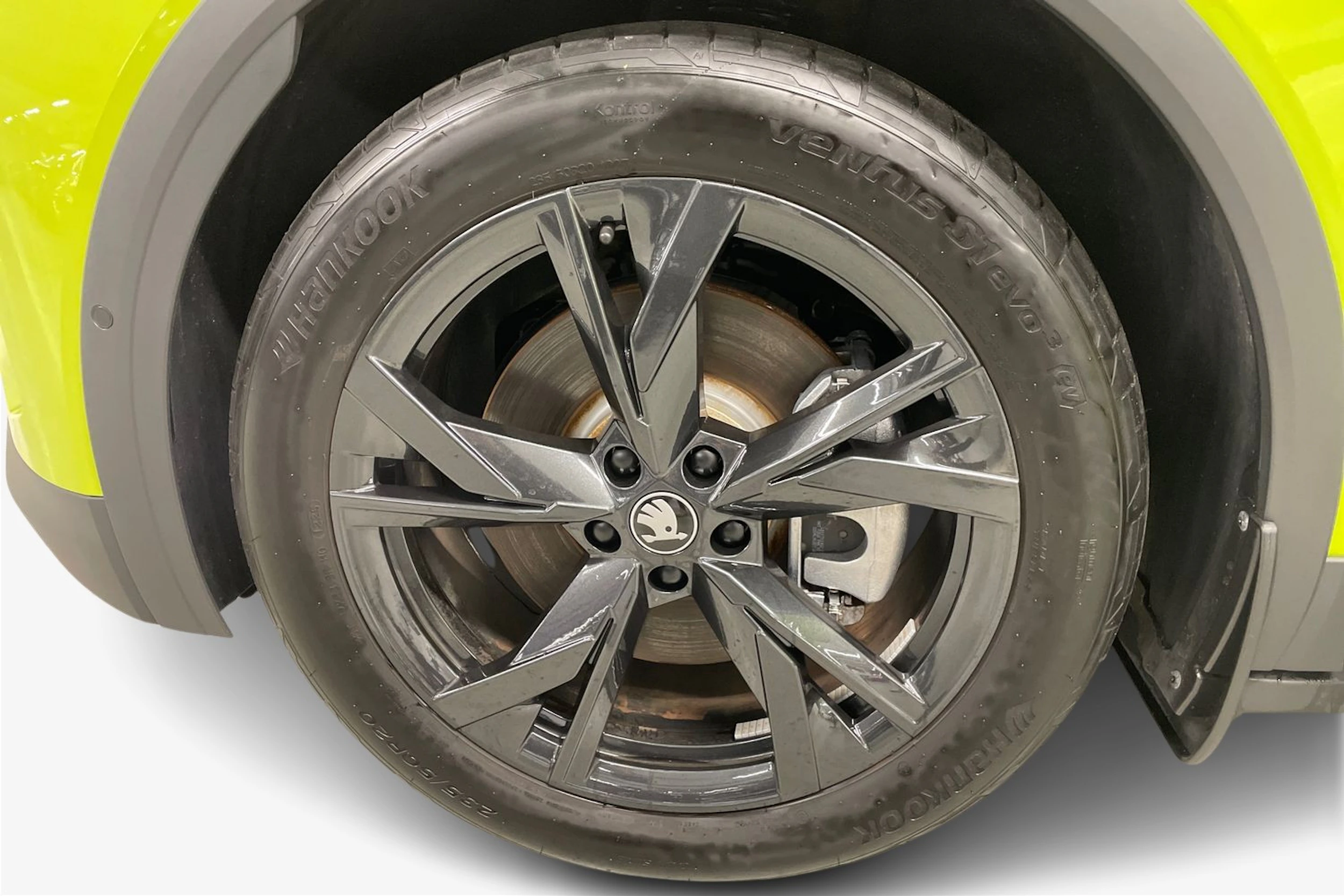 Vihreä Skoda Elroq 2025 kuva 9.