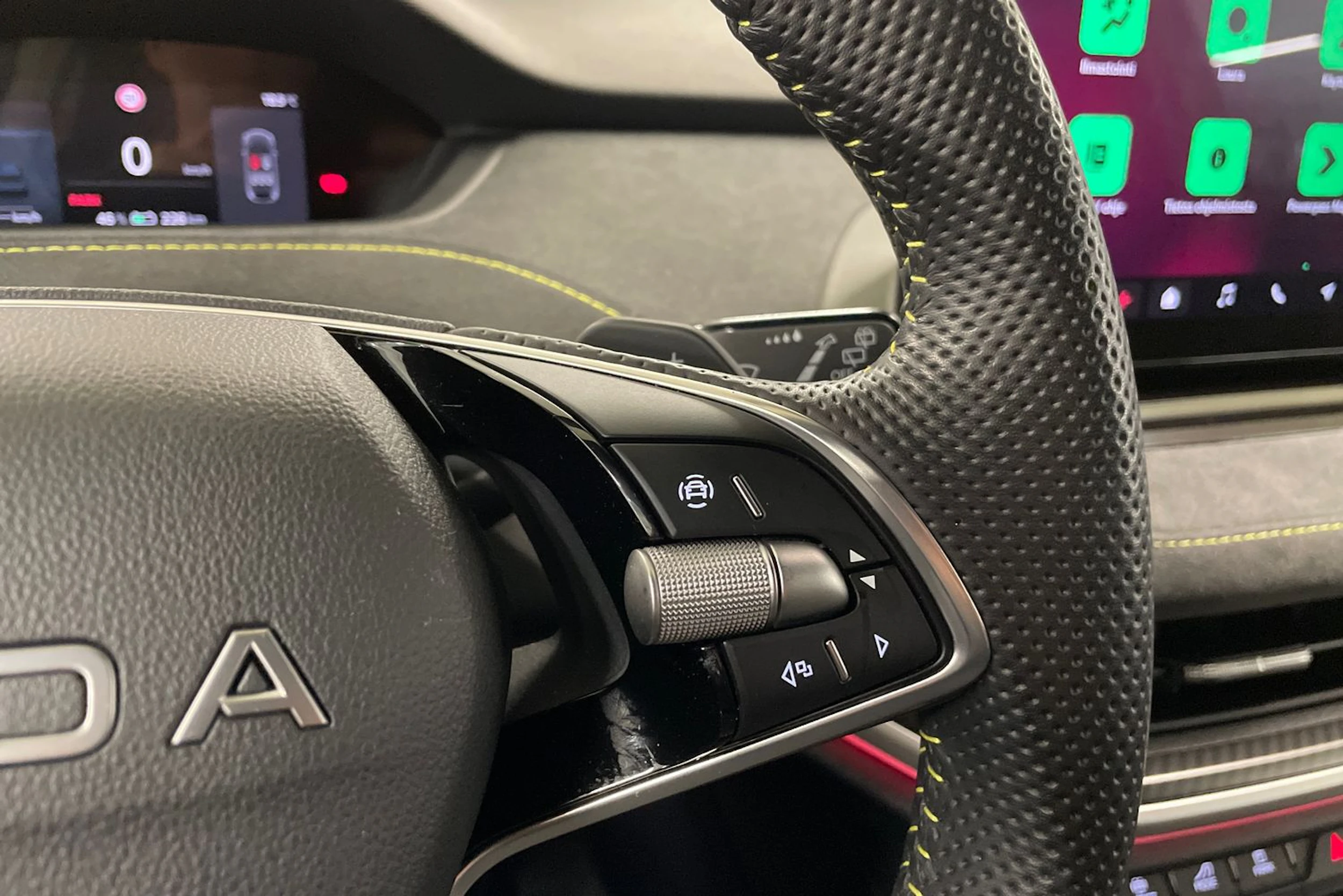 Vihreä Skoda Elroq 2025 kuva 15.