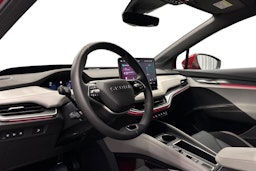 punainen Skoda Elroq 2025 kuva 7.