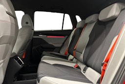 punainen Skoda Elroq 2025 kuva 10.