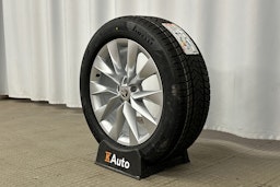 punainen Skoda Elroq 2025 kuva 13.