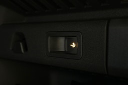 punainen Skoda Elroq 2025 kuva 16.