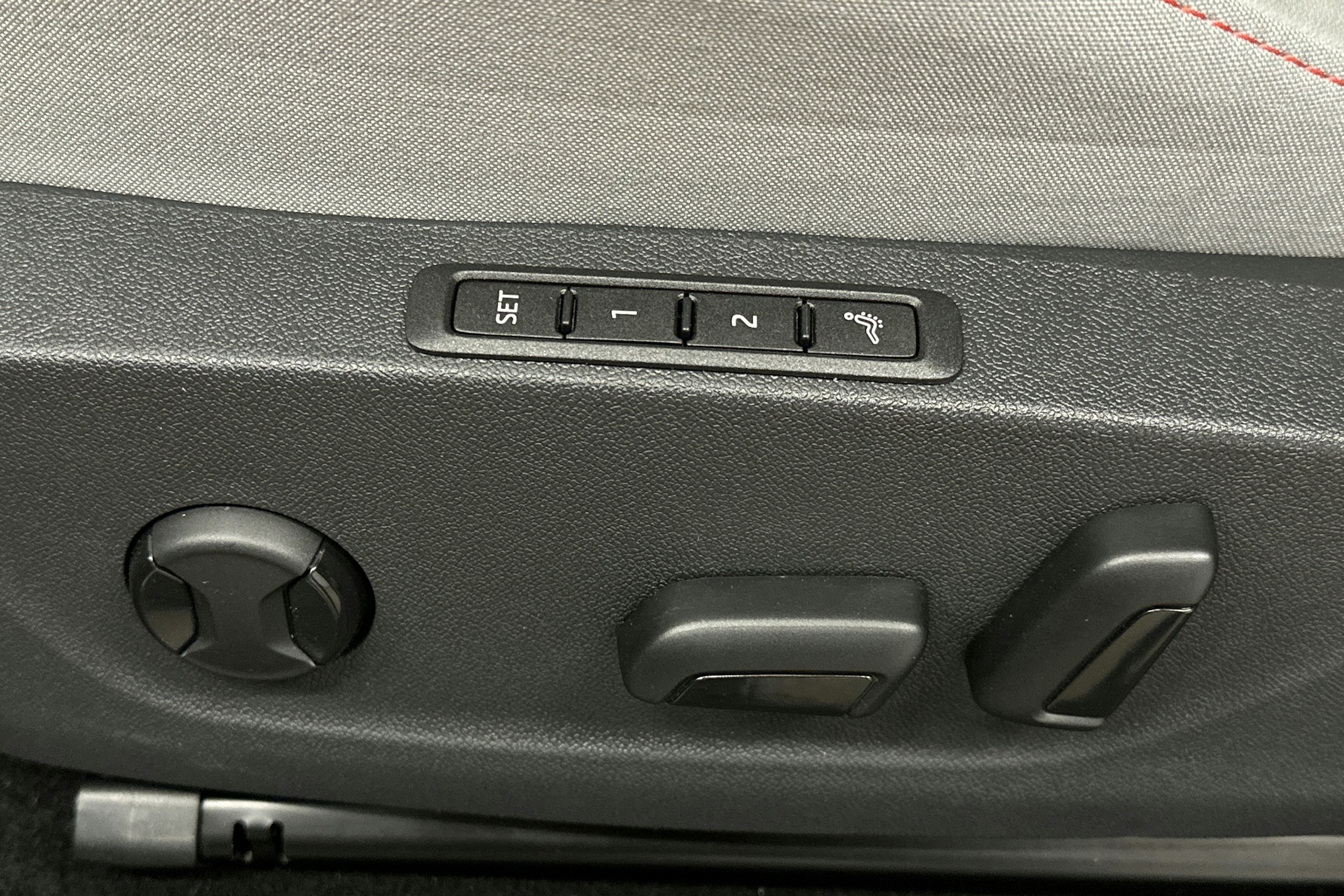 punainen Skoda Elroq 2025 kuva 19.