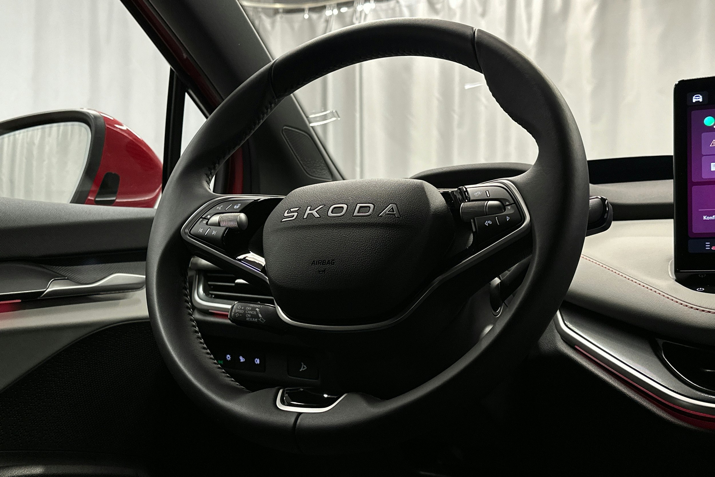 punainen Skoda Elroq 2025 kuva 20.