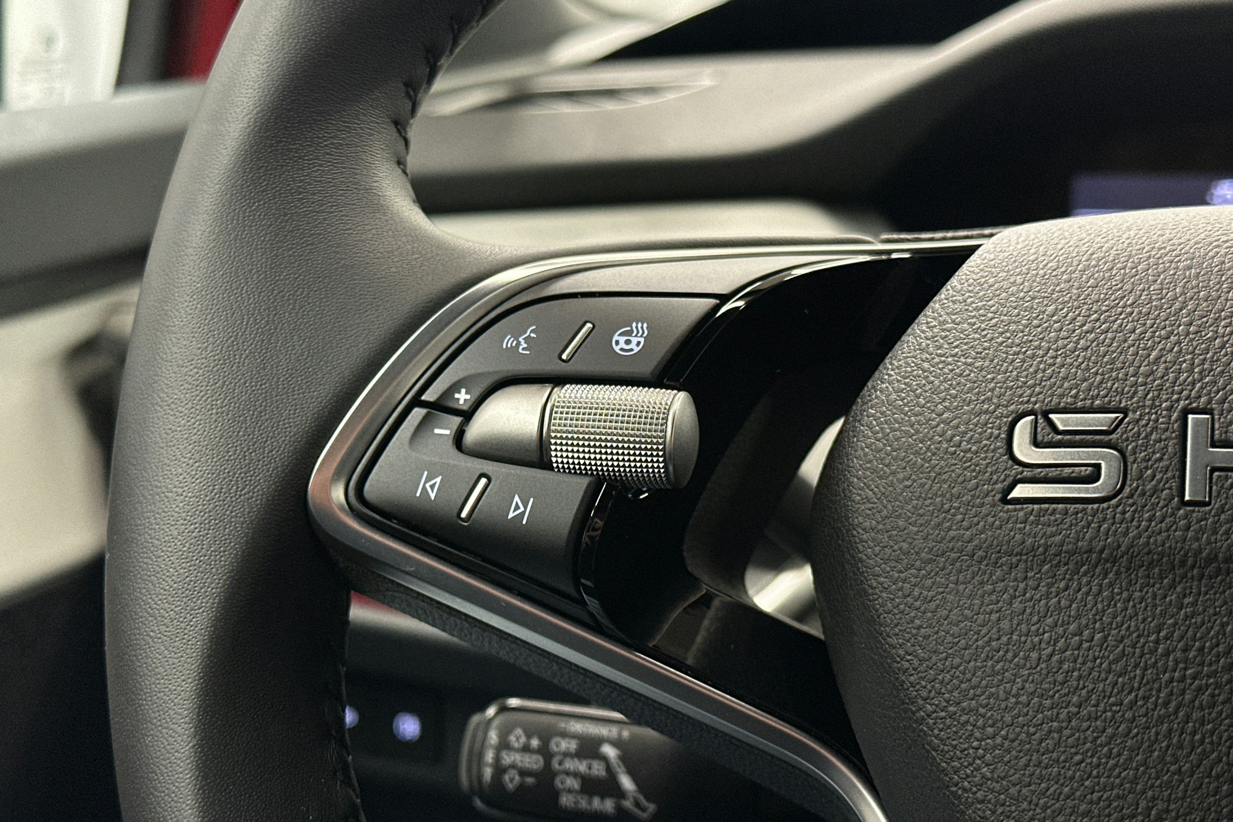 punainen Skoda Elroq 2025 kuva 21.