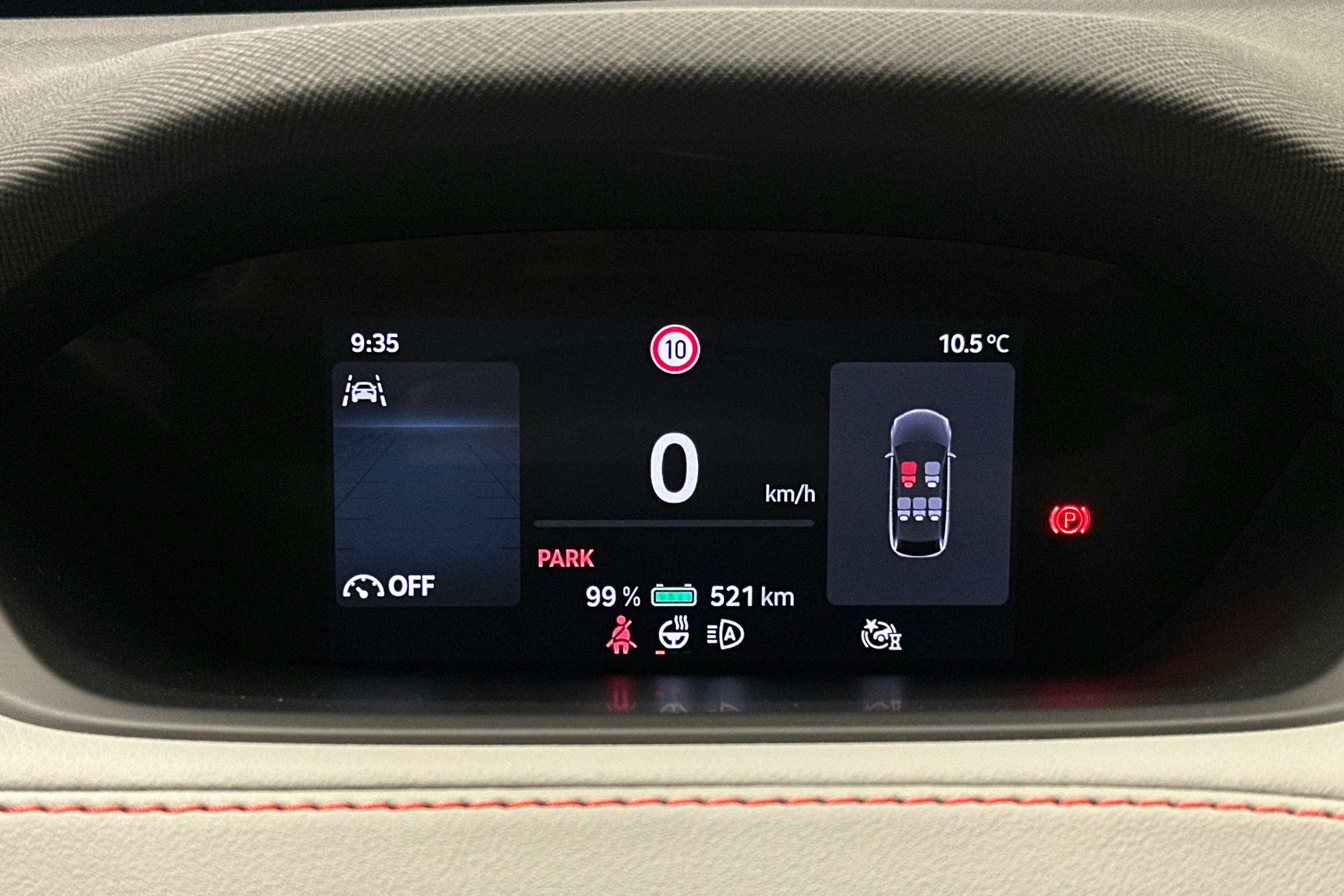 punainen Skoda Elroq 2025 kuva 24.