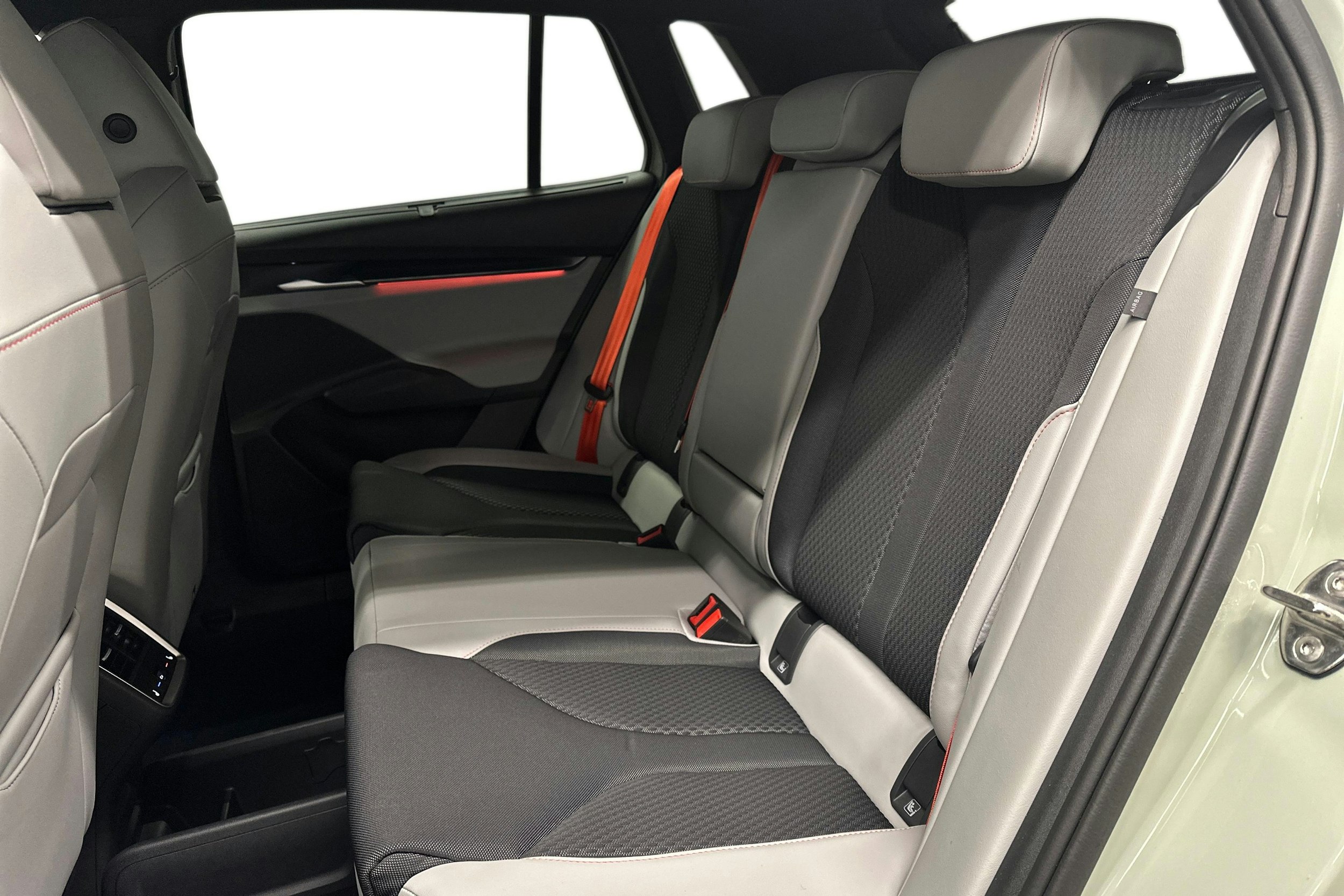 vihreä Skoda Elroq 2025 kuva 10.