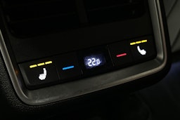 harmaa Skoda Elroq 2025 kuva 16.