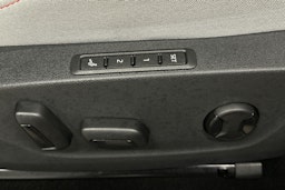 harmaa Skoda Elroq 2025 kuva 19.