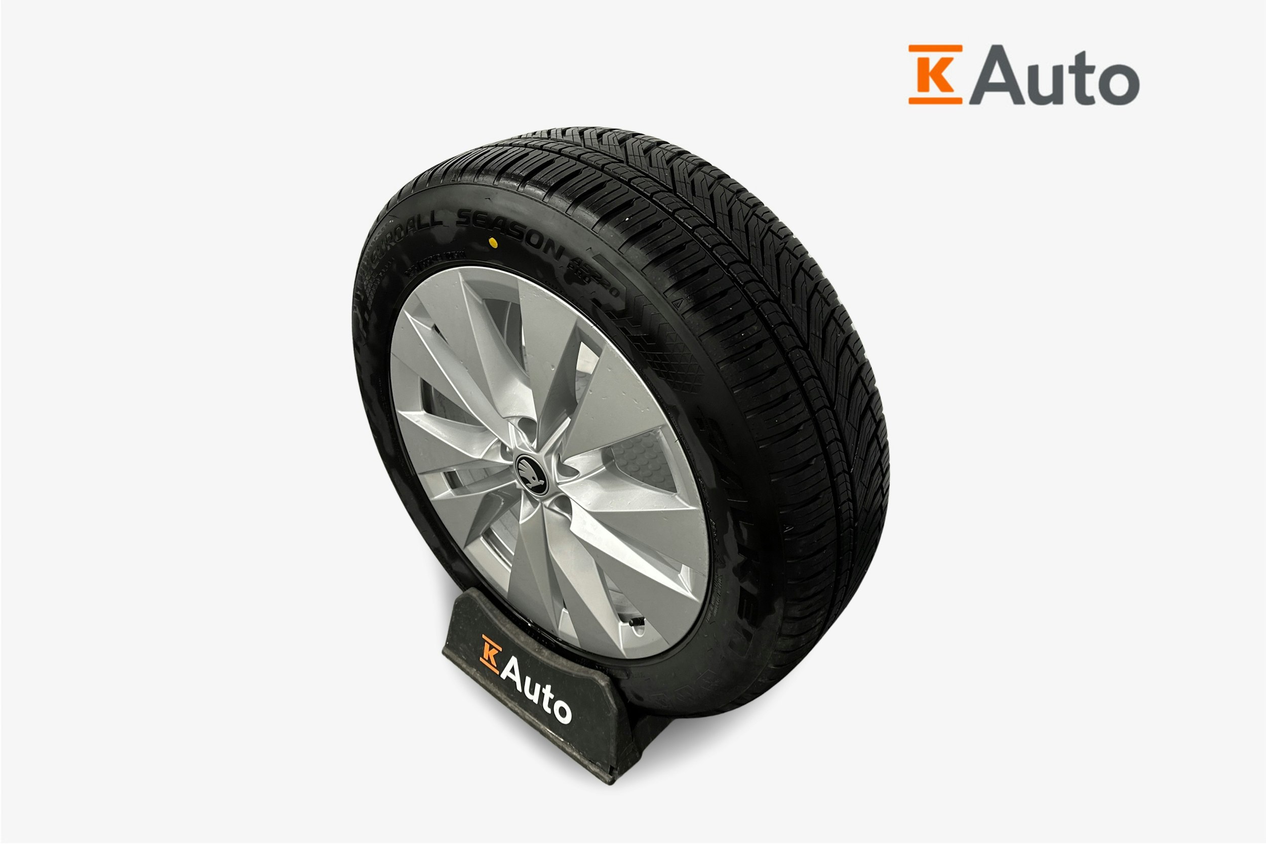 harmaa Skoda Elroq 2025 kuva 11.