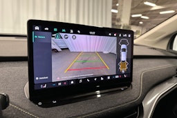 harmaa Skoda Elroq 2025 kuva 18.