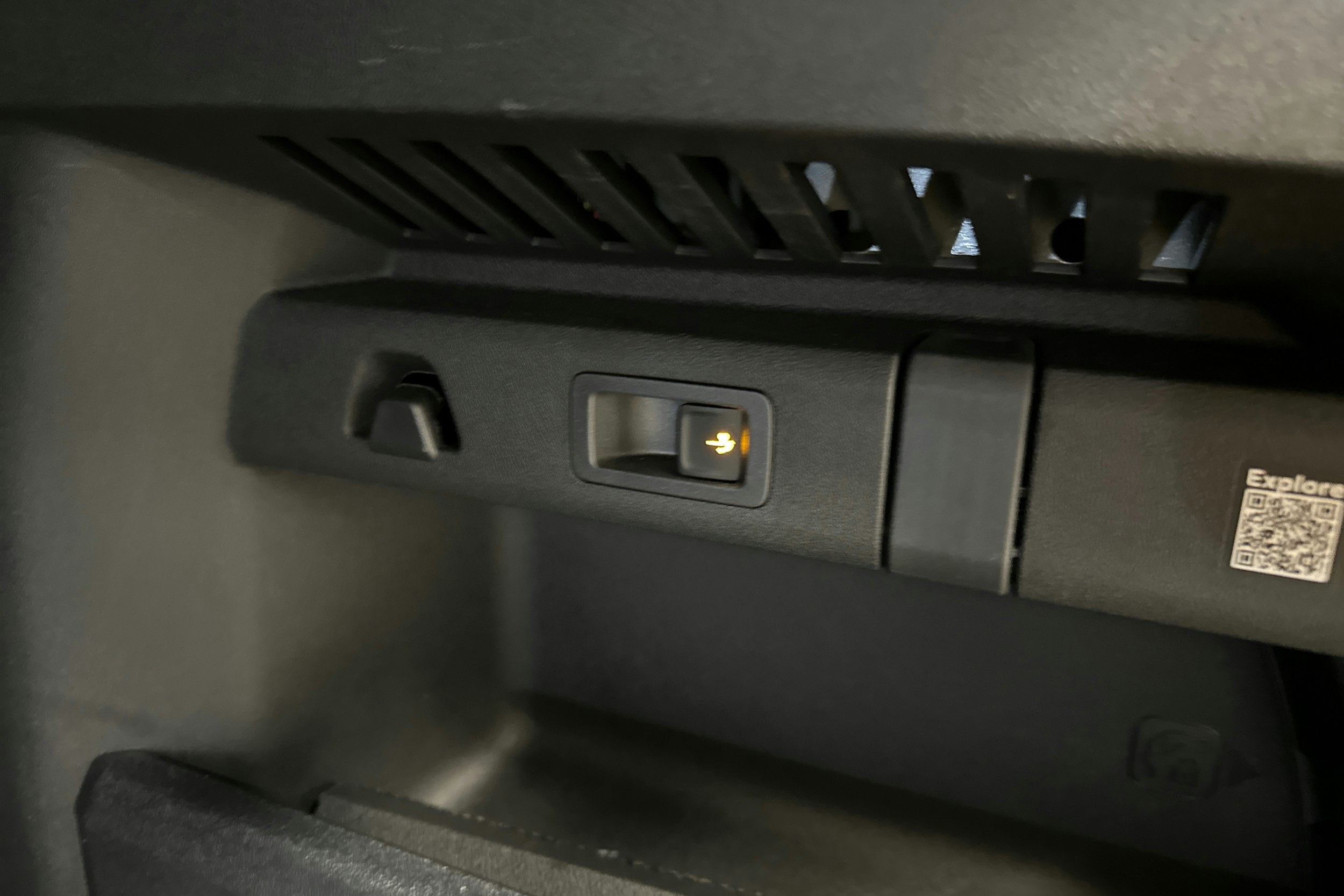 harmaa Skoda Elroq 2025 kuva 30.